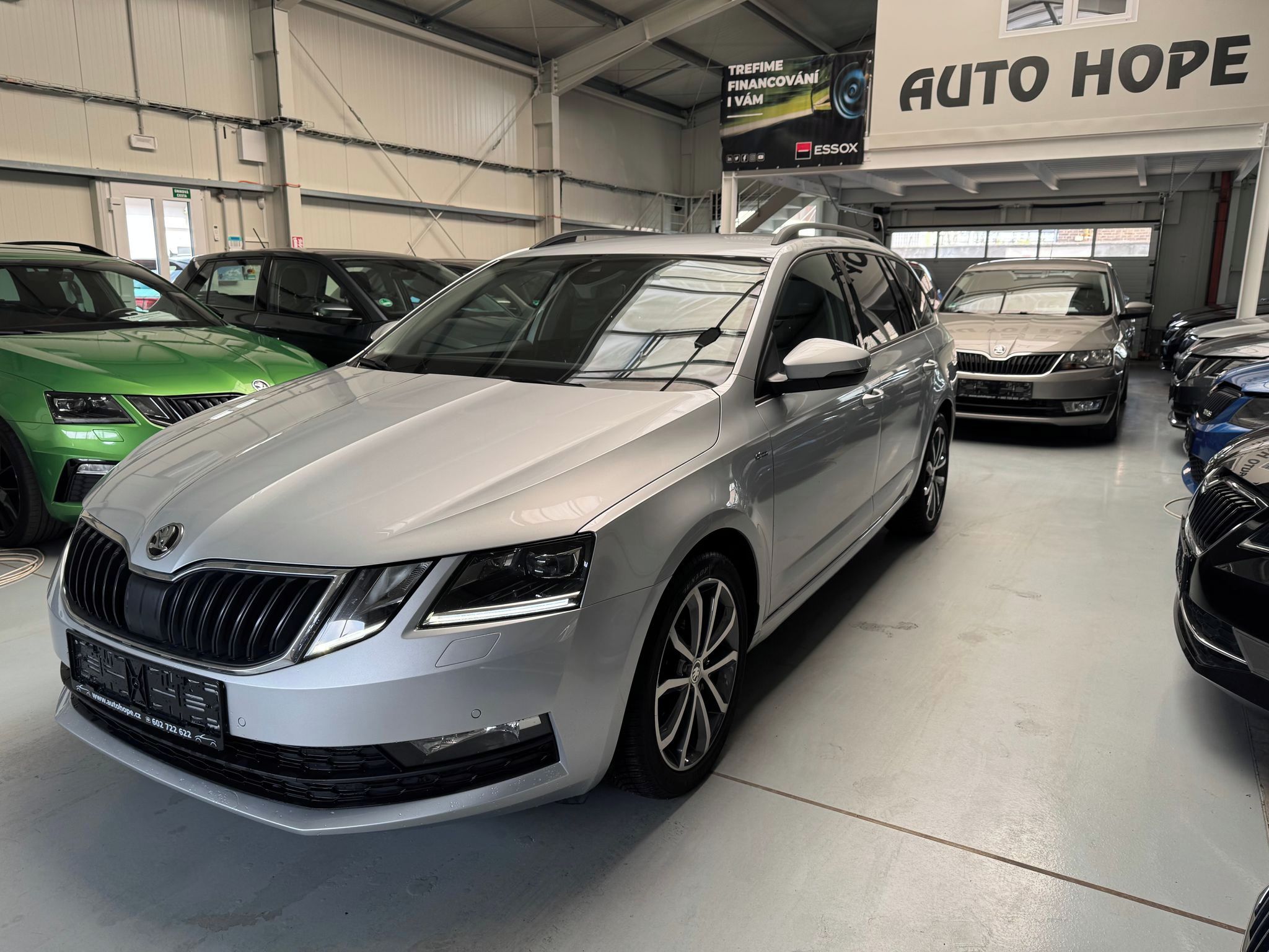 Škoda Octavia, combi 2.0 TDI DSG Style - fotka 3