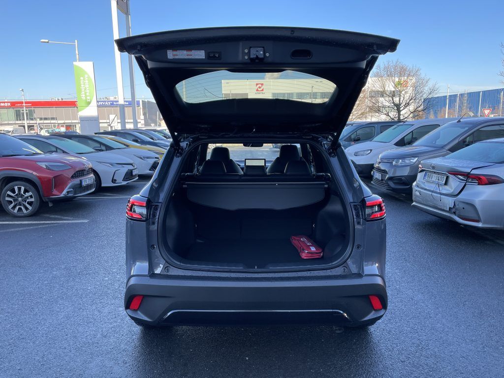 Toyota Corolla Cross, 2.0 Hybrid GR Sport - fotka 5