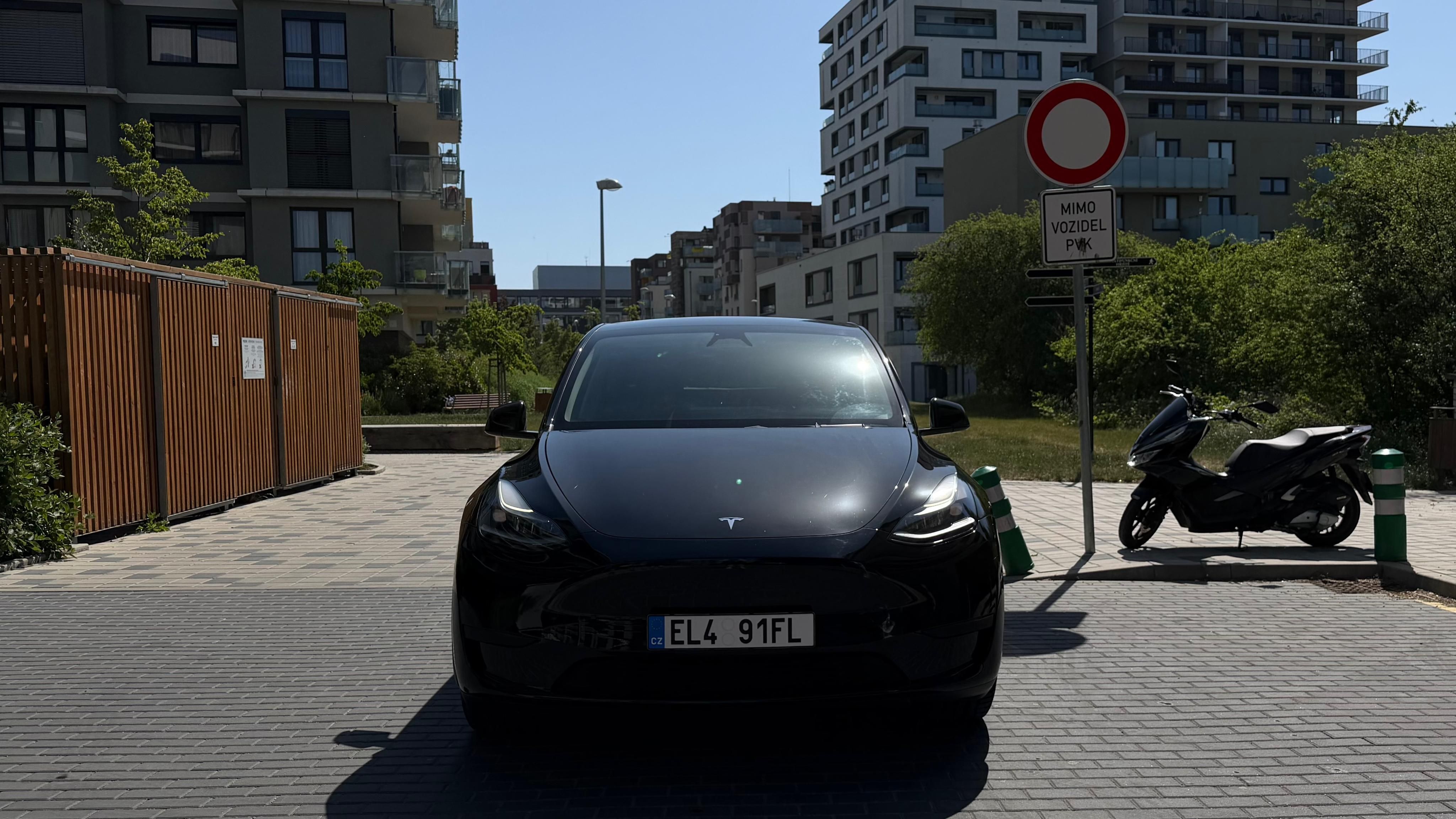Tesla Model Y, RWD | LFP | HW4 | - fotka 4