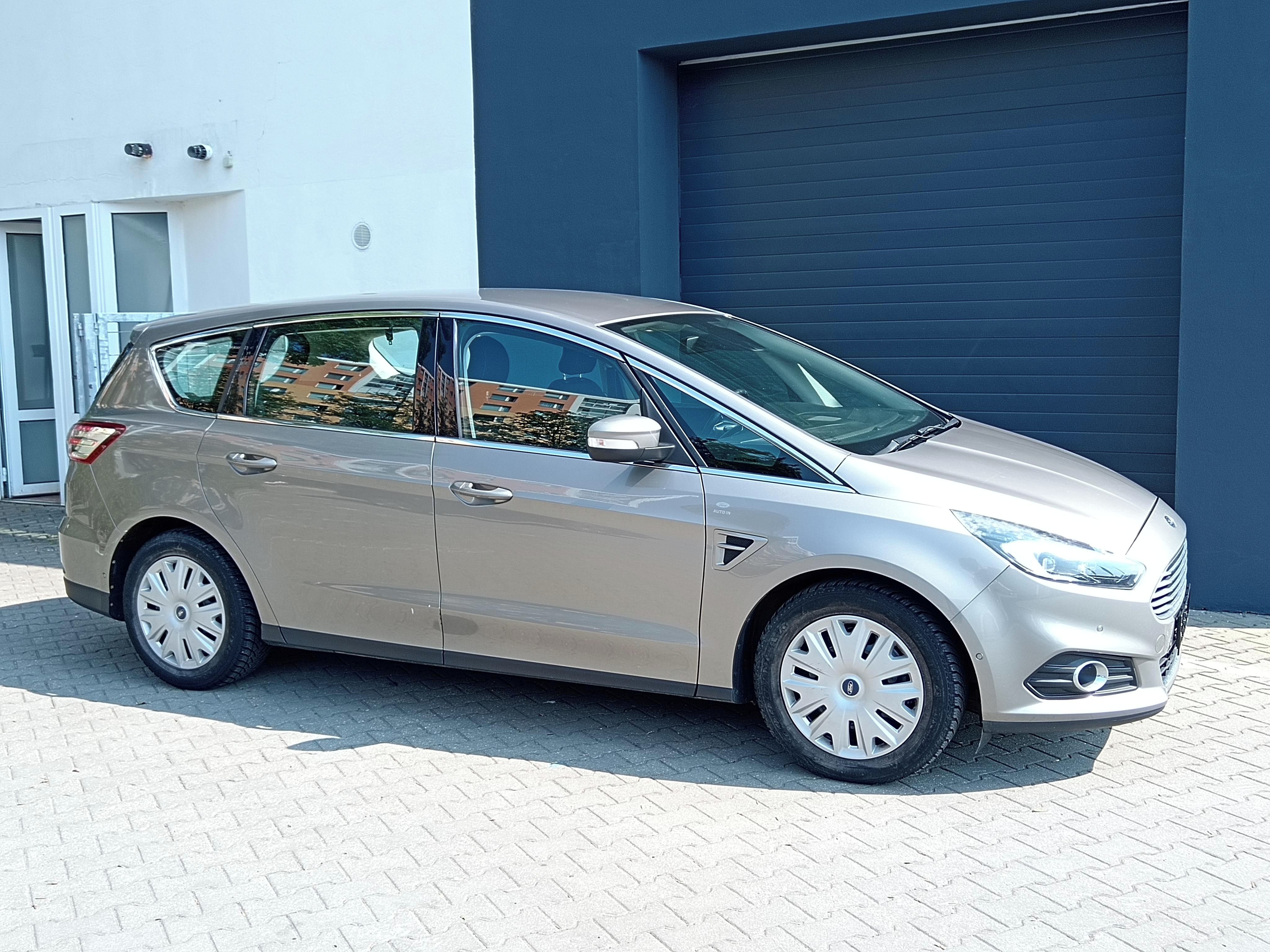 Ford S-MAX, 2,0 TDi, 7 míst - fotka 4