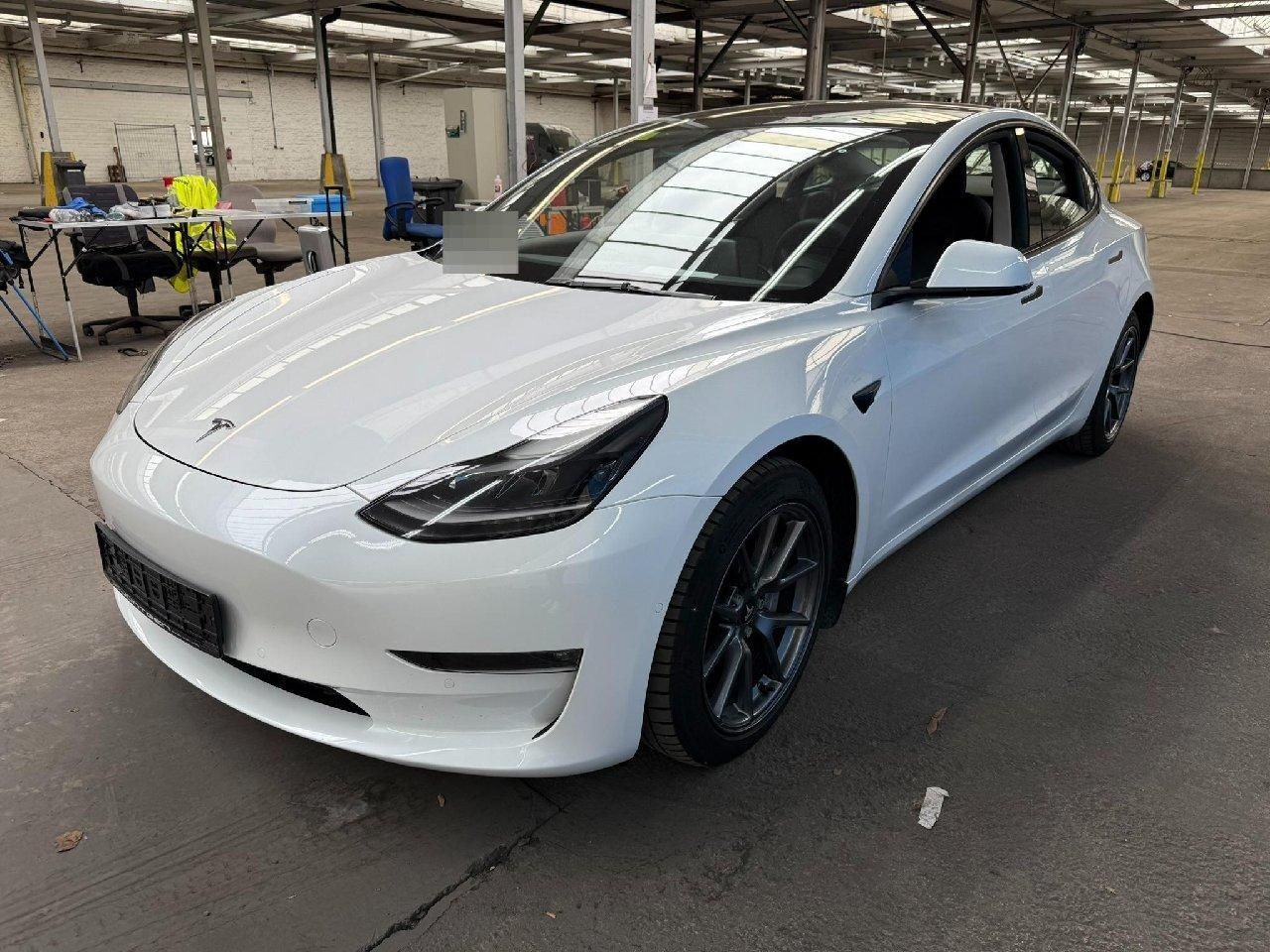 Tesla Model 3, AWD Long Range    PŘIPRAVUJEME - fotka 2