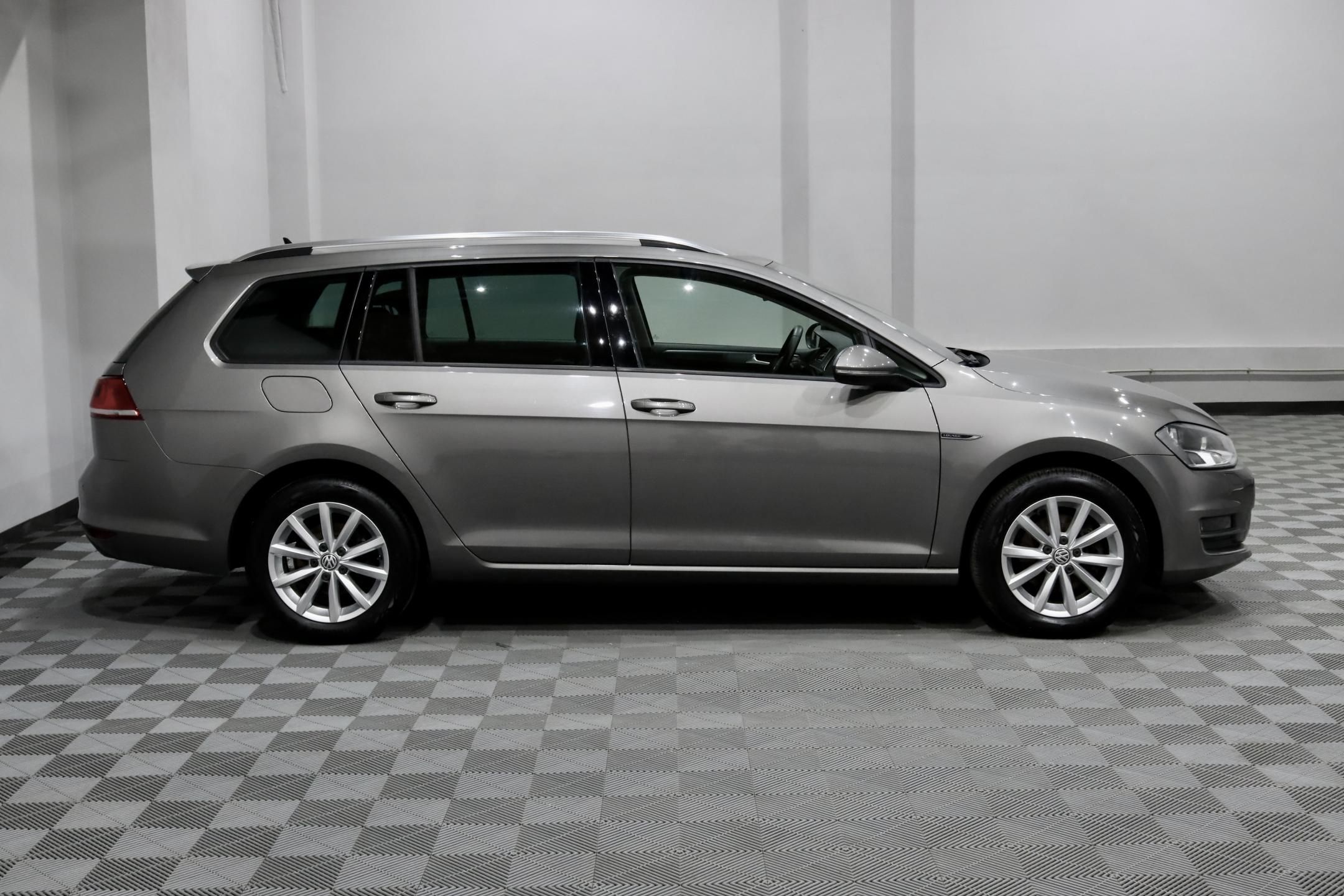 Volkswagen Golf, 7 Variant 1.4 TSI 92 kW - fotka 4