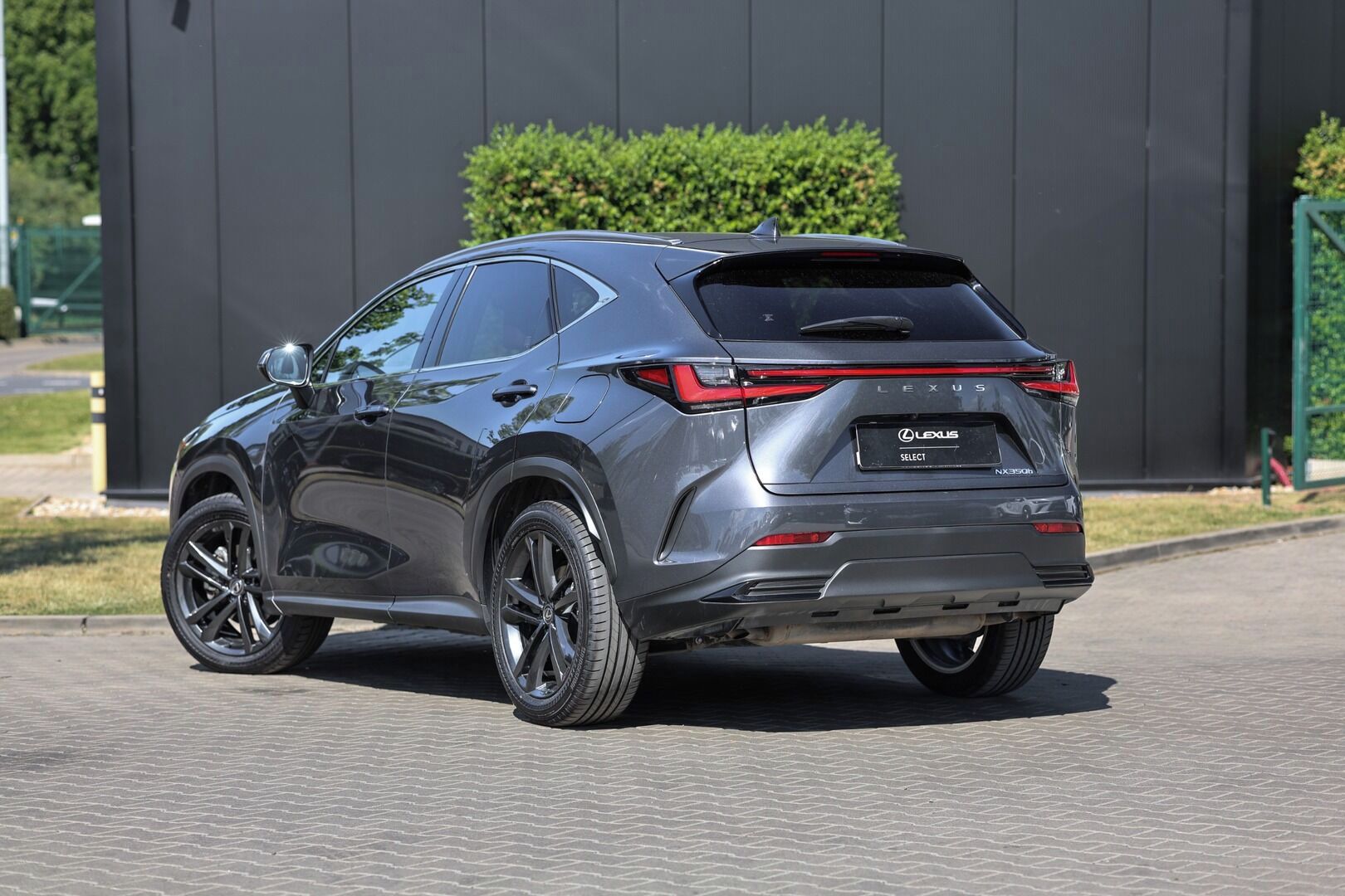 Lexus NX 350h, 350H 2,5 HEV EXECUTIVE TOP - fotka 4
