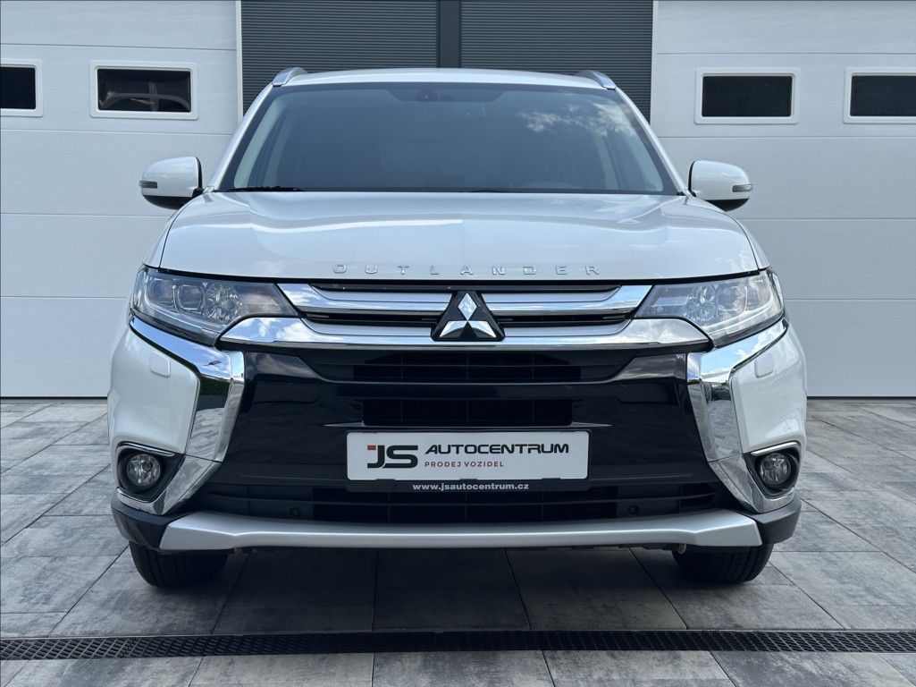 Mitsubishi Outlander, 2,0 150PS  Intense A/T 4x4 - fotka 4
