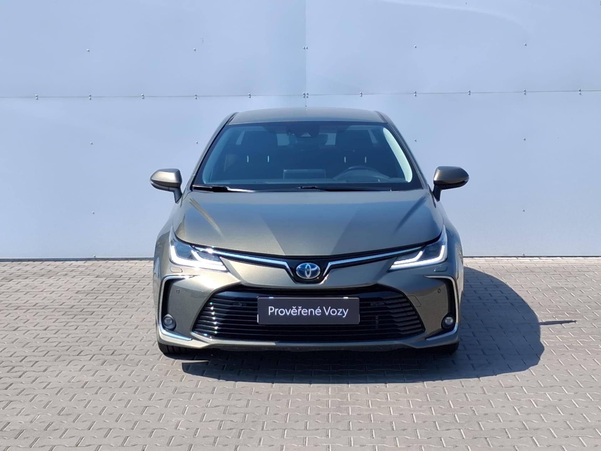 Toyota Corolla, 1.8 HSD e-CVT Executive - fotka 4