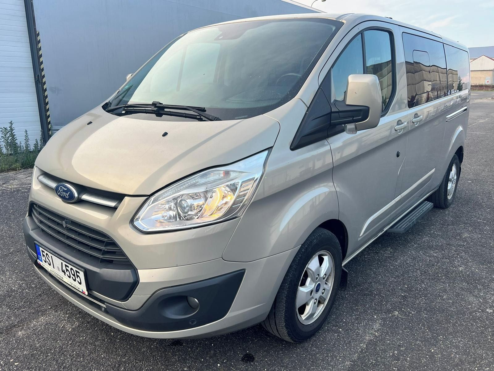 Ford Tourneo Custom, 9 míst, L2, automat!! ČR