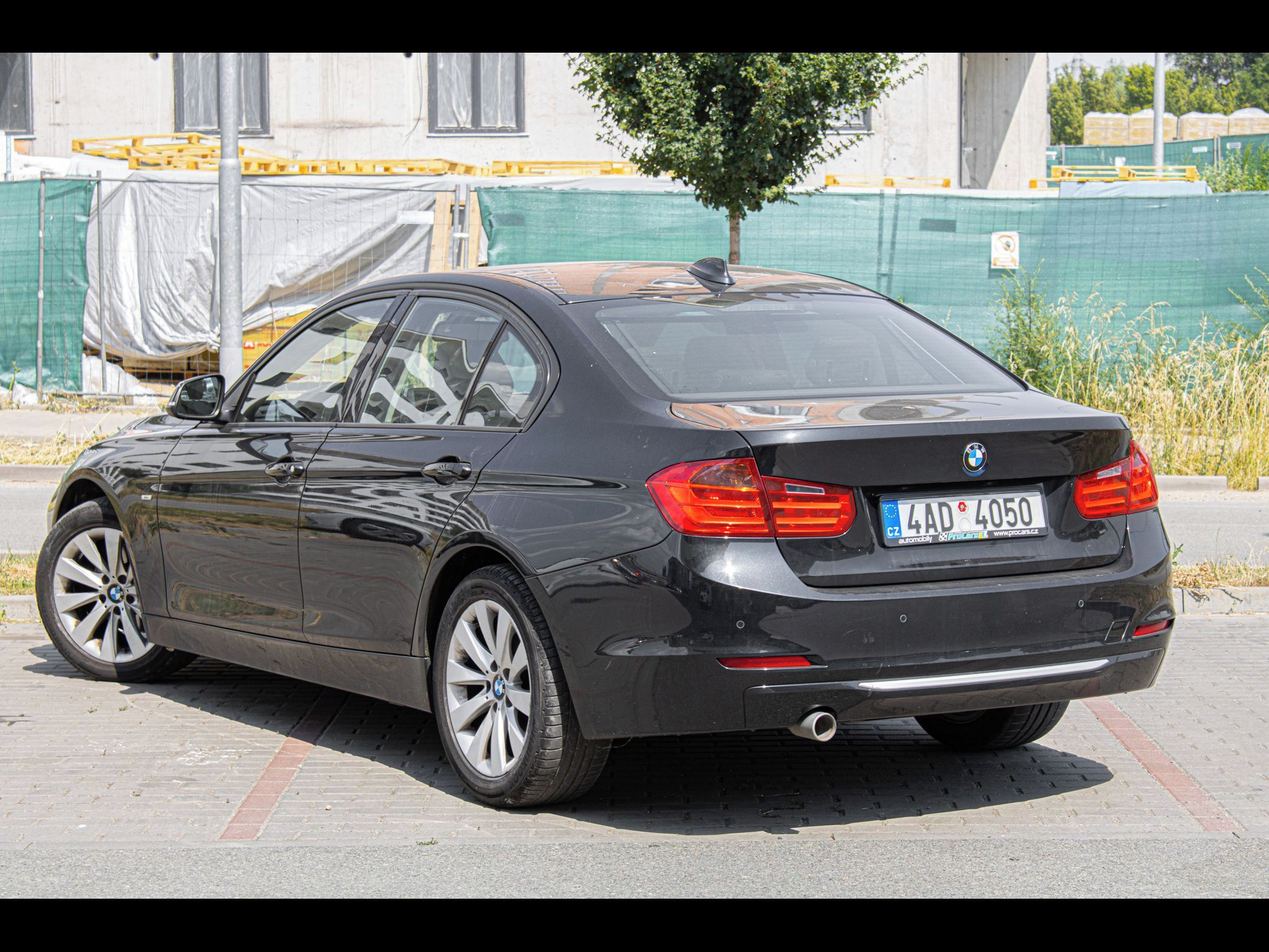 BMW Řada 3 - fotka 4
