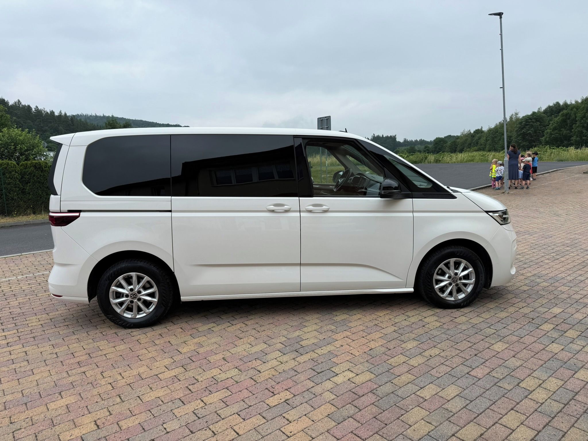 Volkswagen Multivan, T7 2.0 TDI 110kW DSG 7MÍST DPH - fotka 6