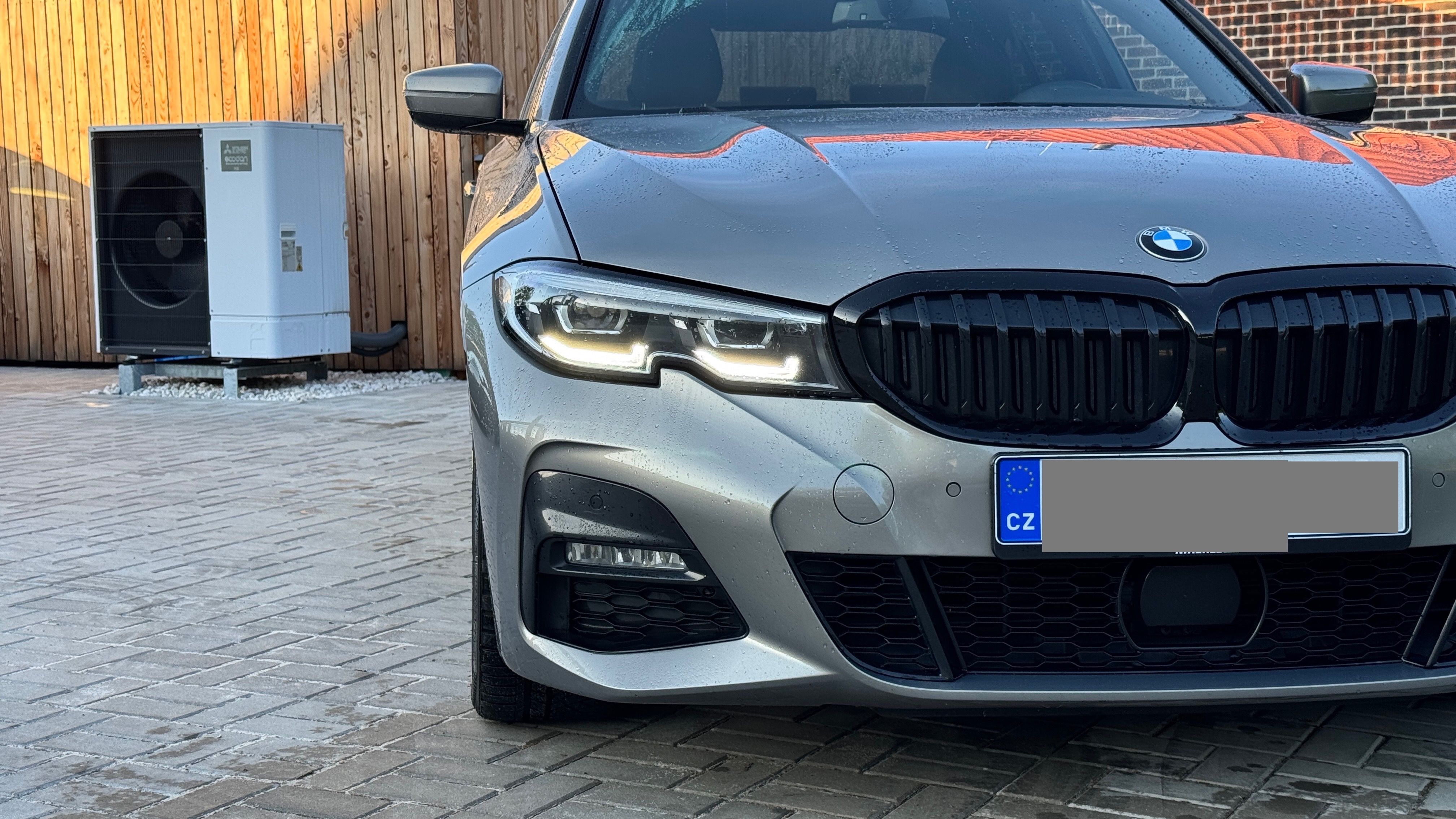 BMW Řada 3, 320d xDrive M Paket BMW servis - fotka 2