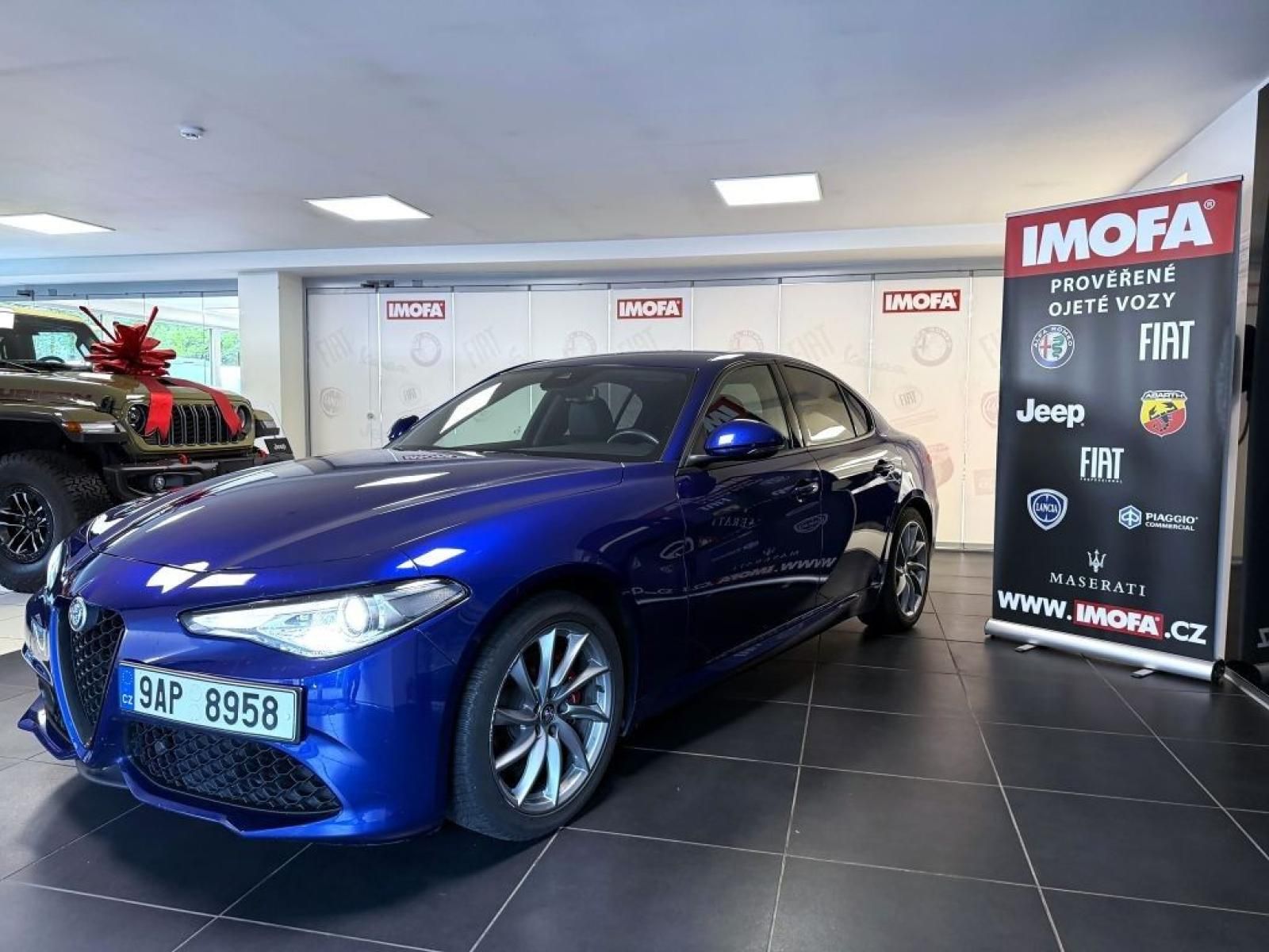 Alfa Romeo Giulia, 2.0T 200k AT8 ZF Sprint - fotka 3