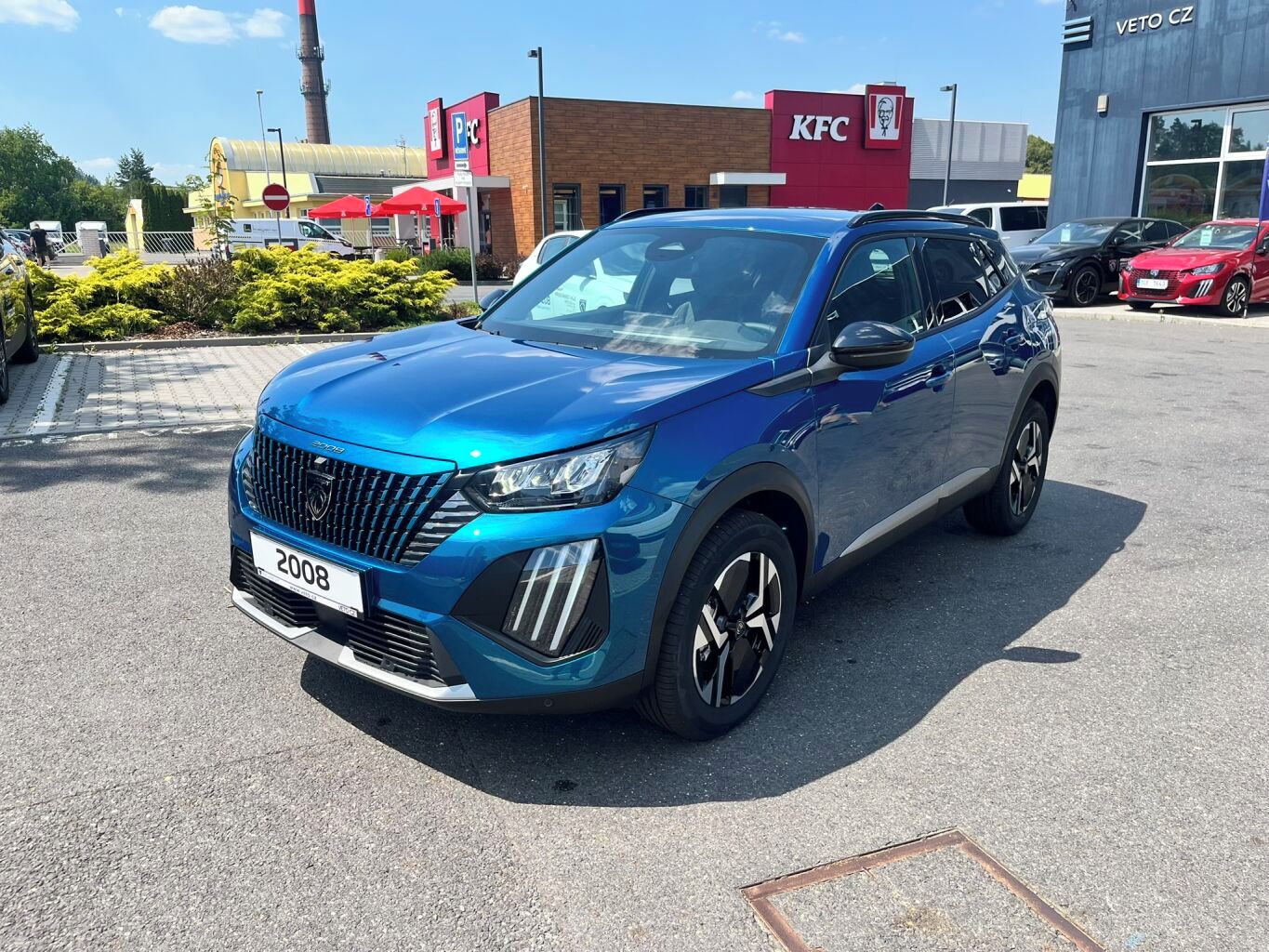 Peugeot 2008, ALLURE Hybrid 145 e-DCS6 - fotka 2