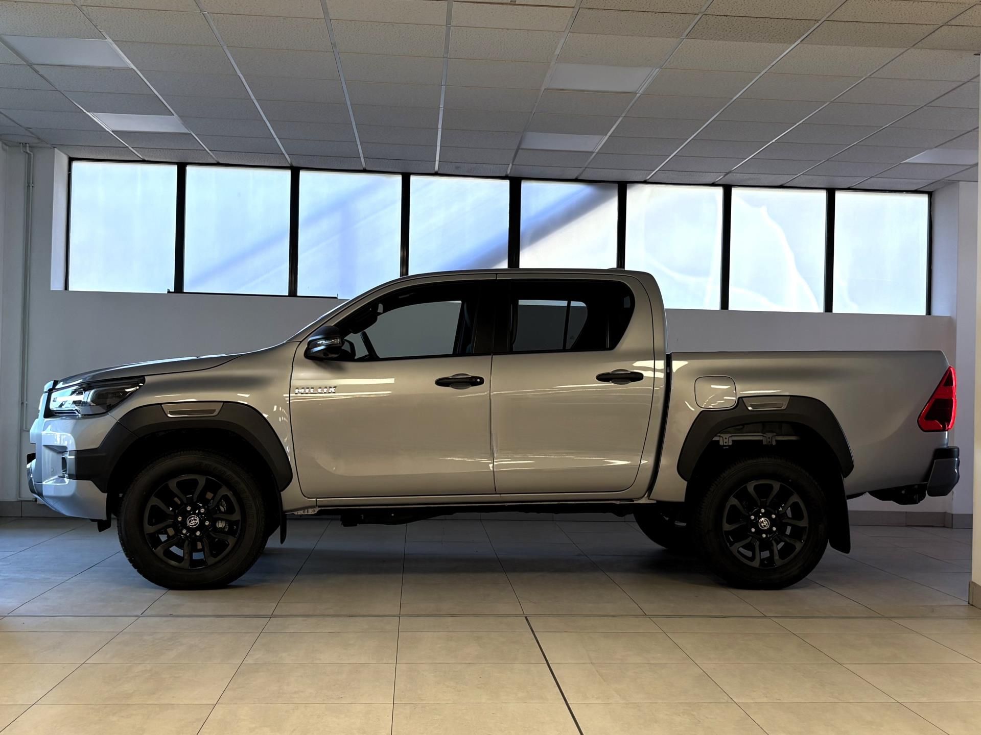 Toyota Hilux, 2,8 Diesel, 6st (4x4), Invinci - fotka 3