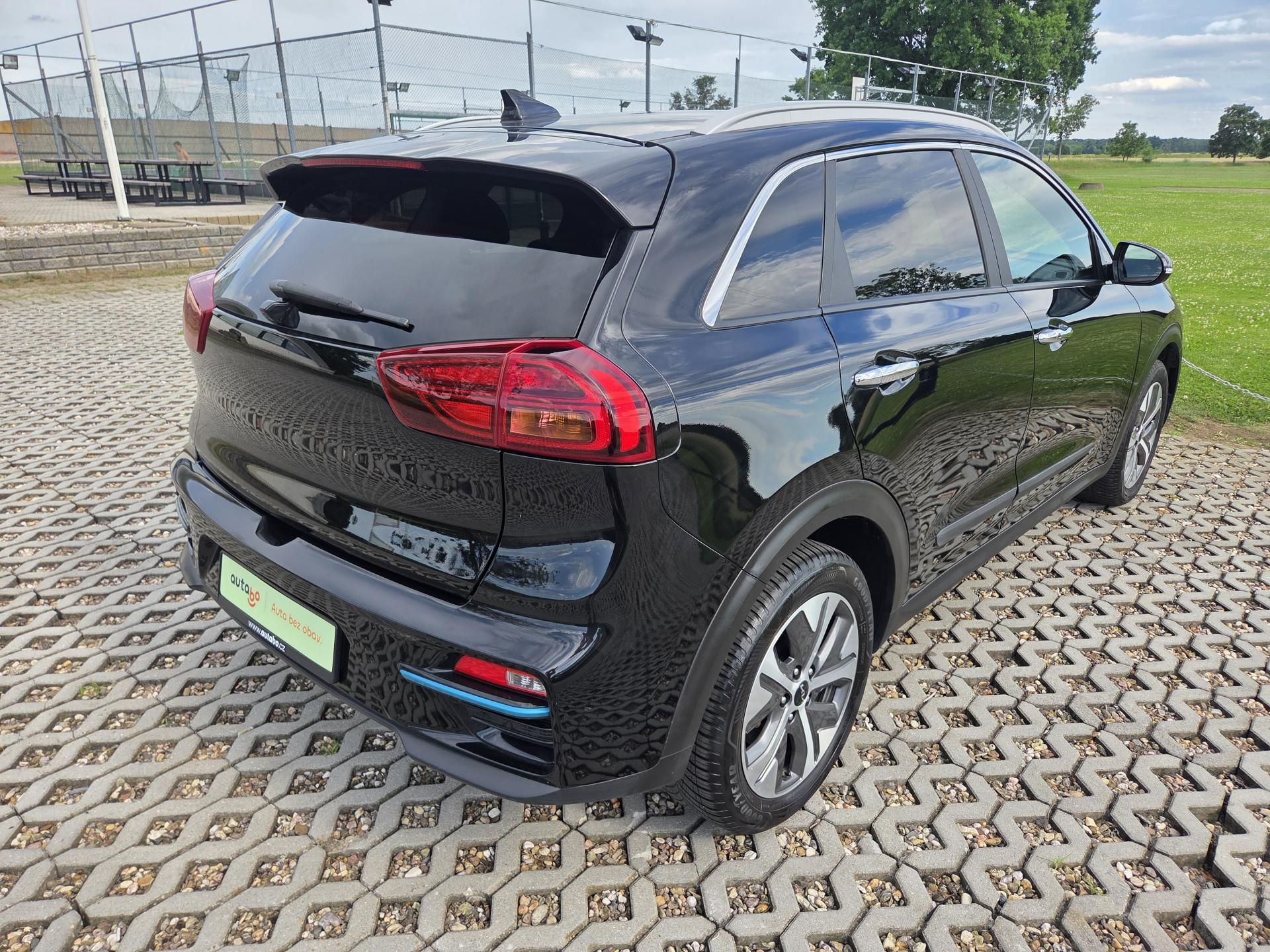Kia Niro EV, 64 kWh SoH 96,8%,Vision,DPH - fotka 6