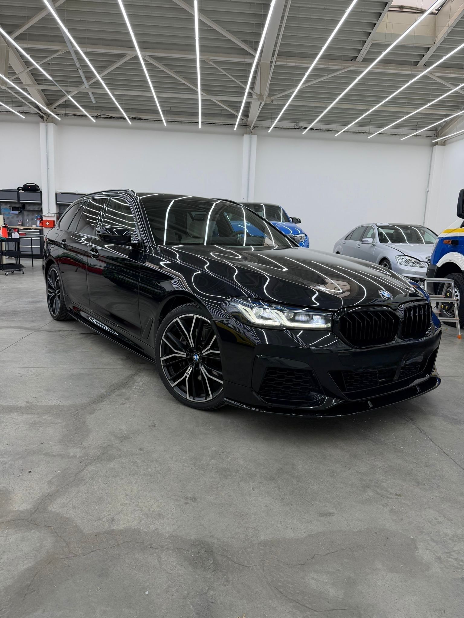 BMW Řada 5, BMW 540i XDRIVE
