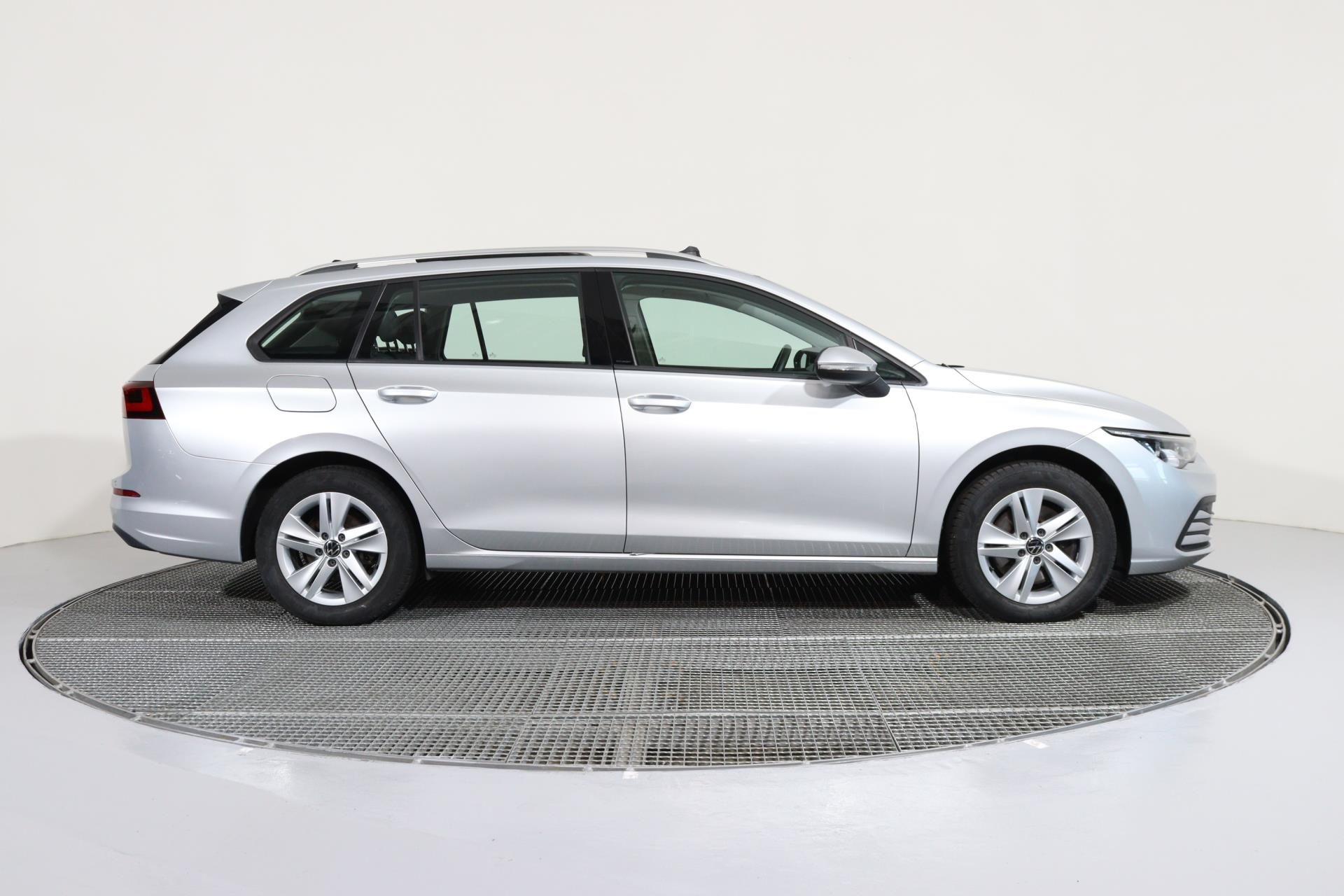 Volkswagen Golf Variant, Life 2,0 TDI/ MATRIX LED, PANO - fotka 3