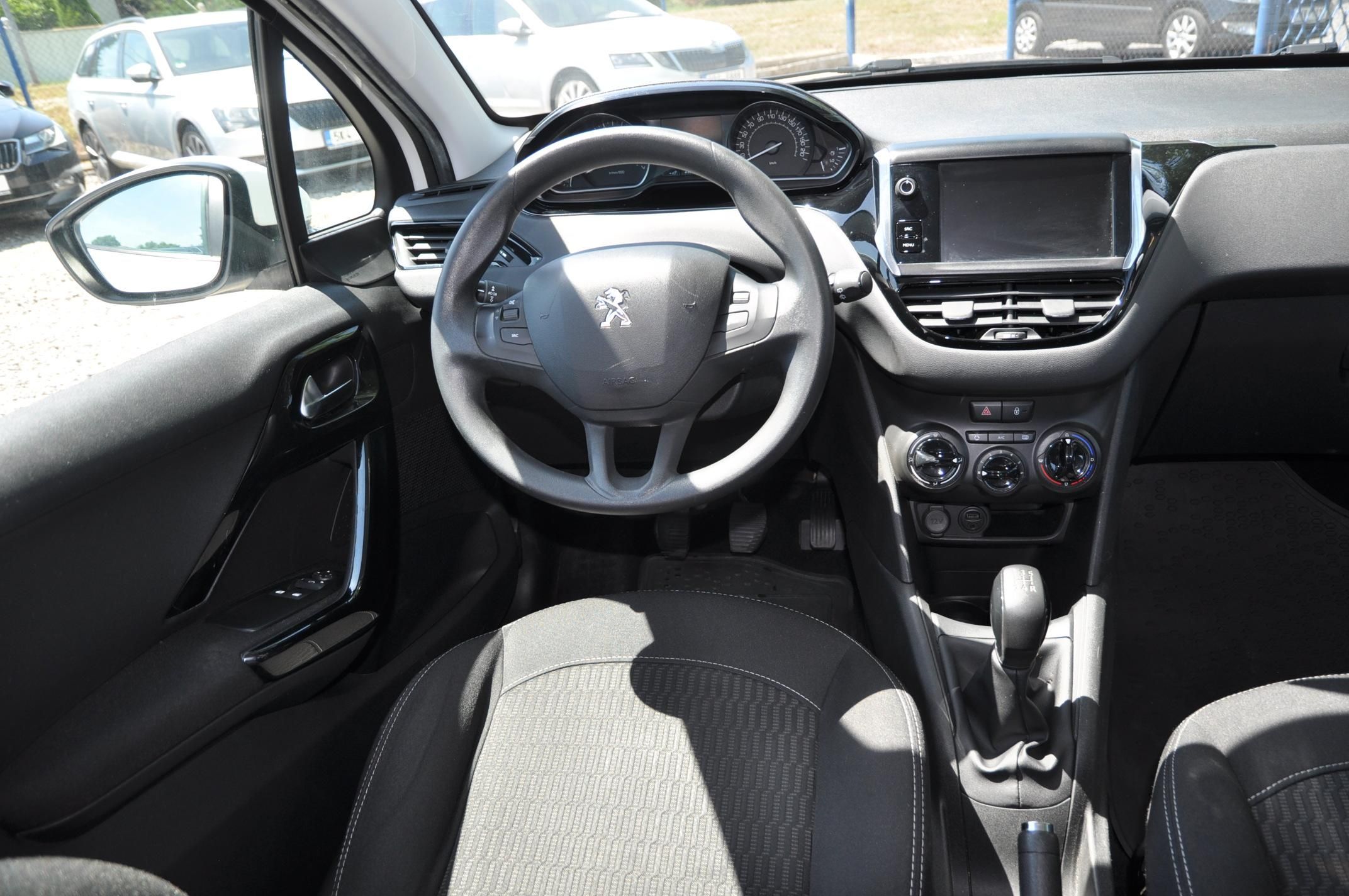Peugeot 208, 1.2i 60kW - fotka 5