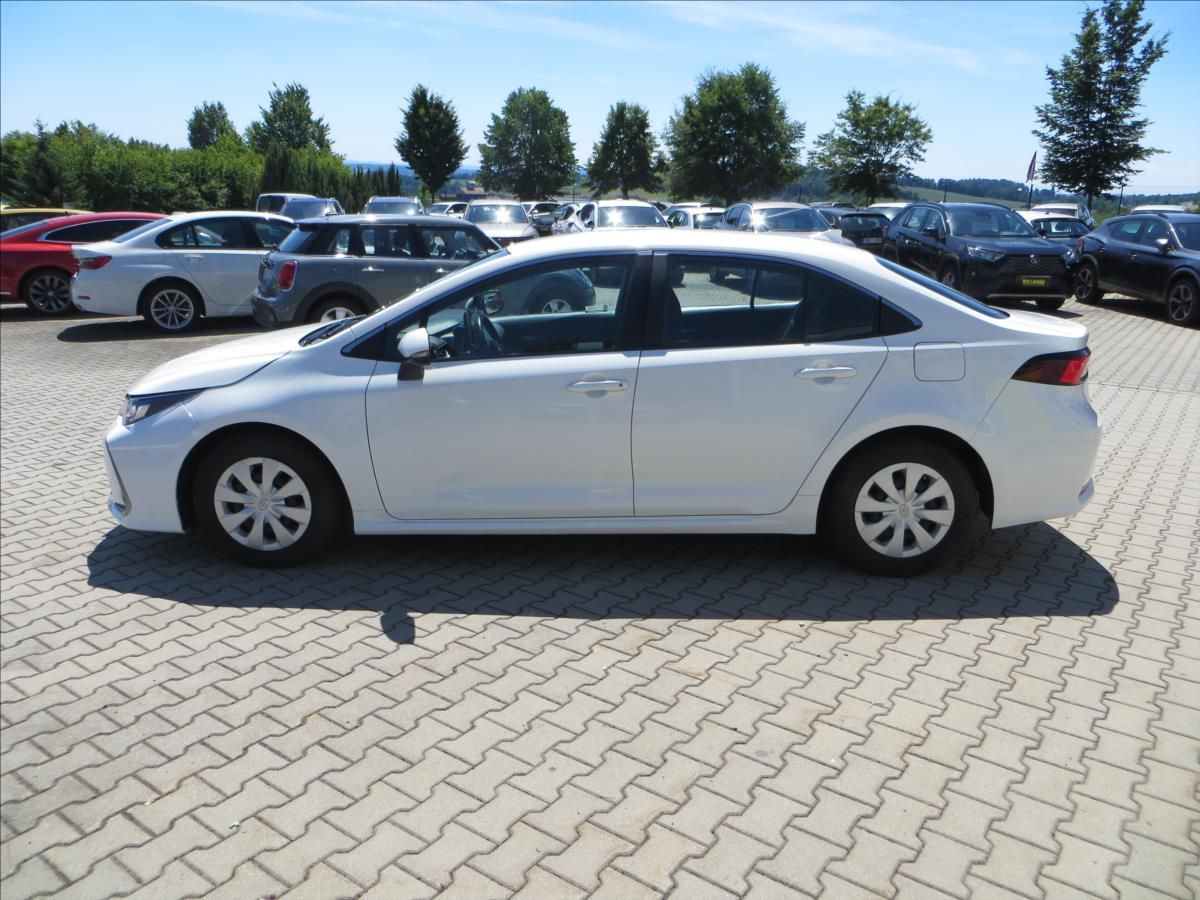 Toyota Corolla, 1,8 Hybrid Active e-CVT ČR - fotka 4