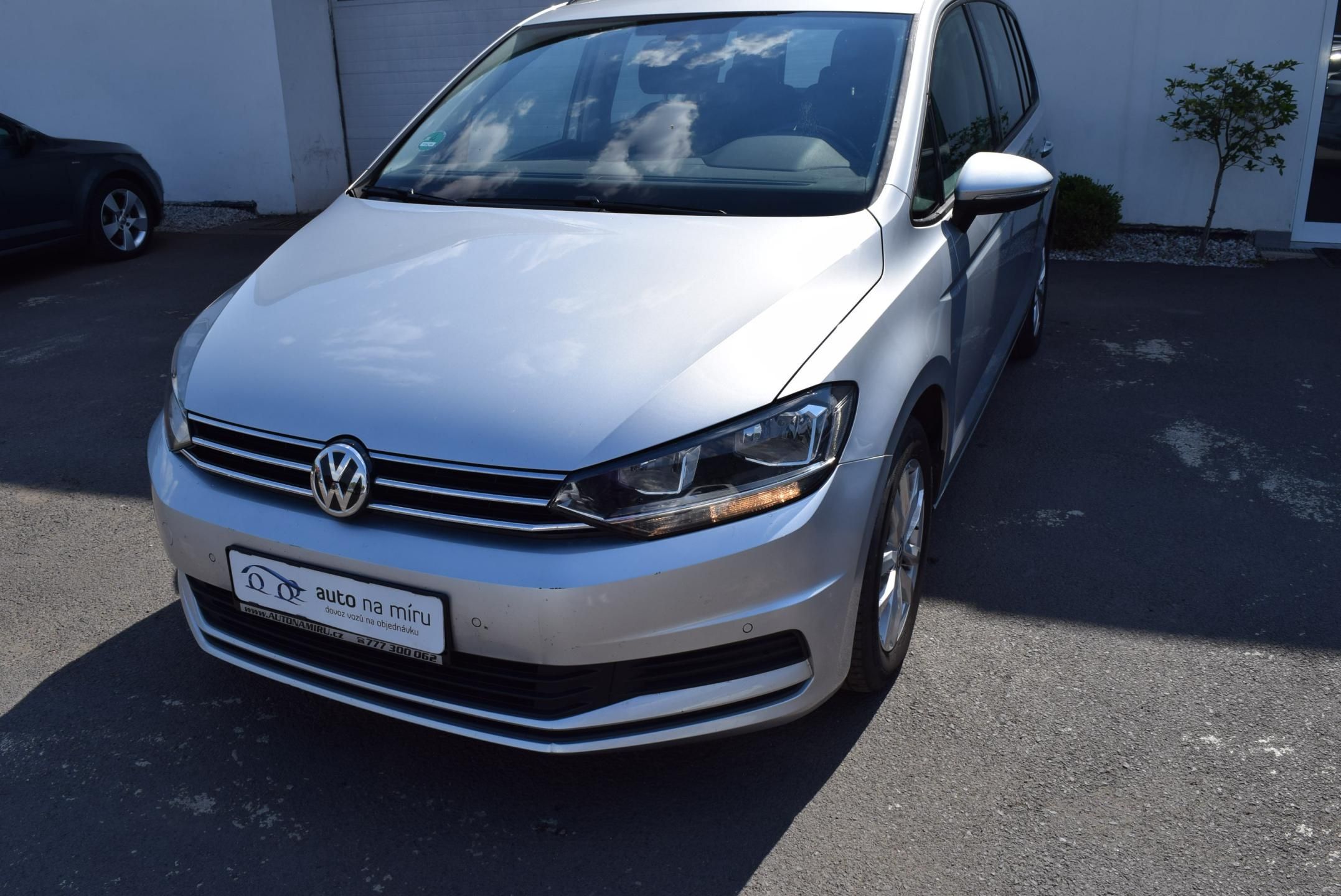 Volkswagen Touran, 1.5TSI 110kw CLBMT 7MÍST TAŽNÉ - fotka 2