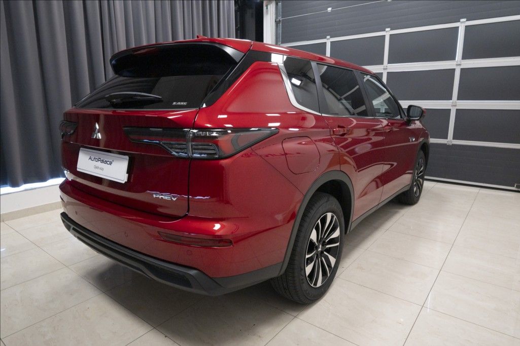 Mitsubishi Outlander, 2,4 PHEV INVITE 1728 KM 2x ALU - fotka 4