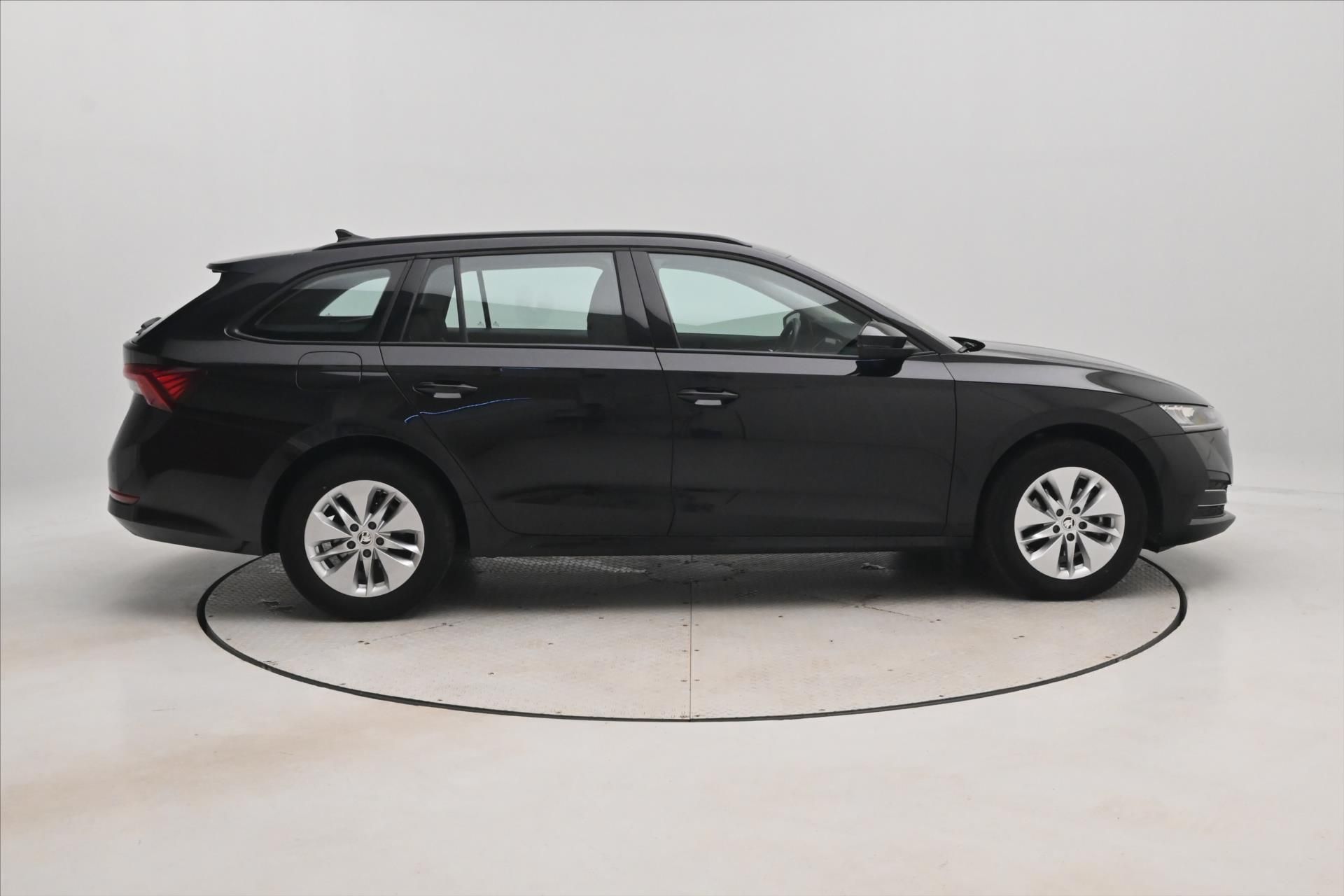 Škoda Octavia, 2,0 TDI 110kW DSG Ambition VŮZ - fotka 4