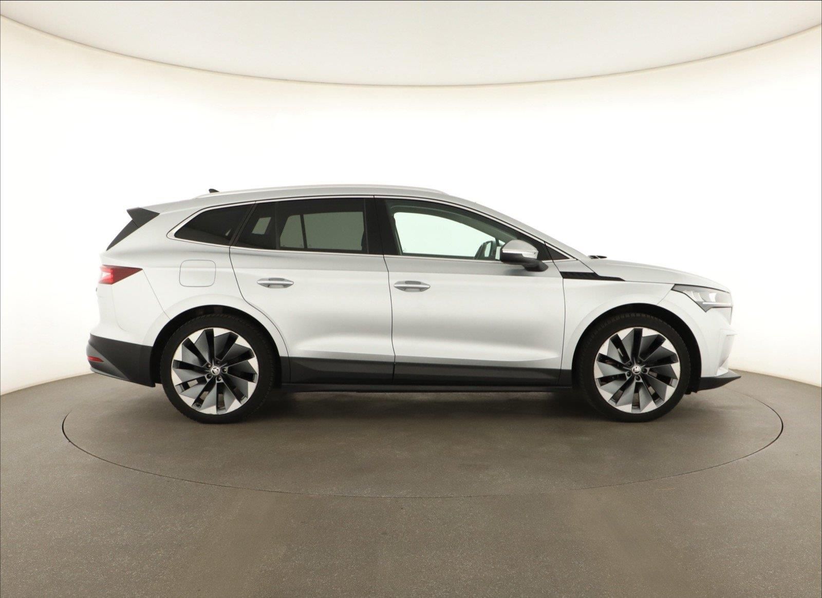 Škoda Enyaq iV, 60 (62 kWh), SoH 93%, Automat - fotka 6