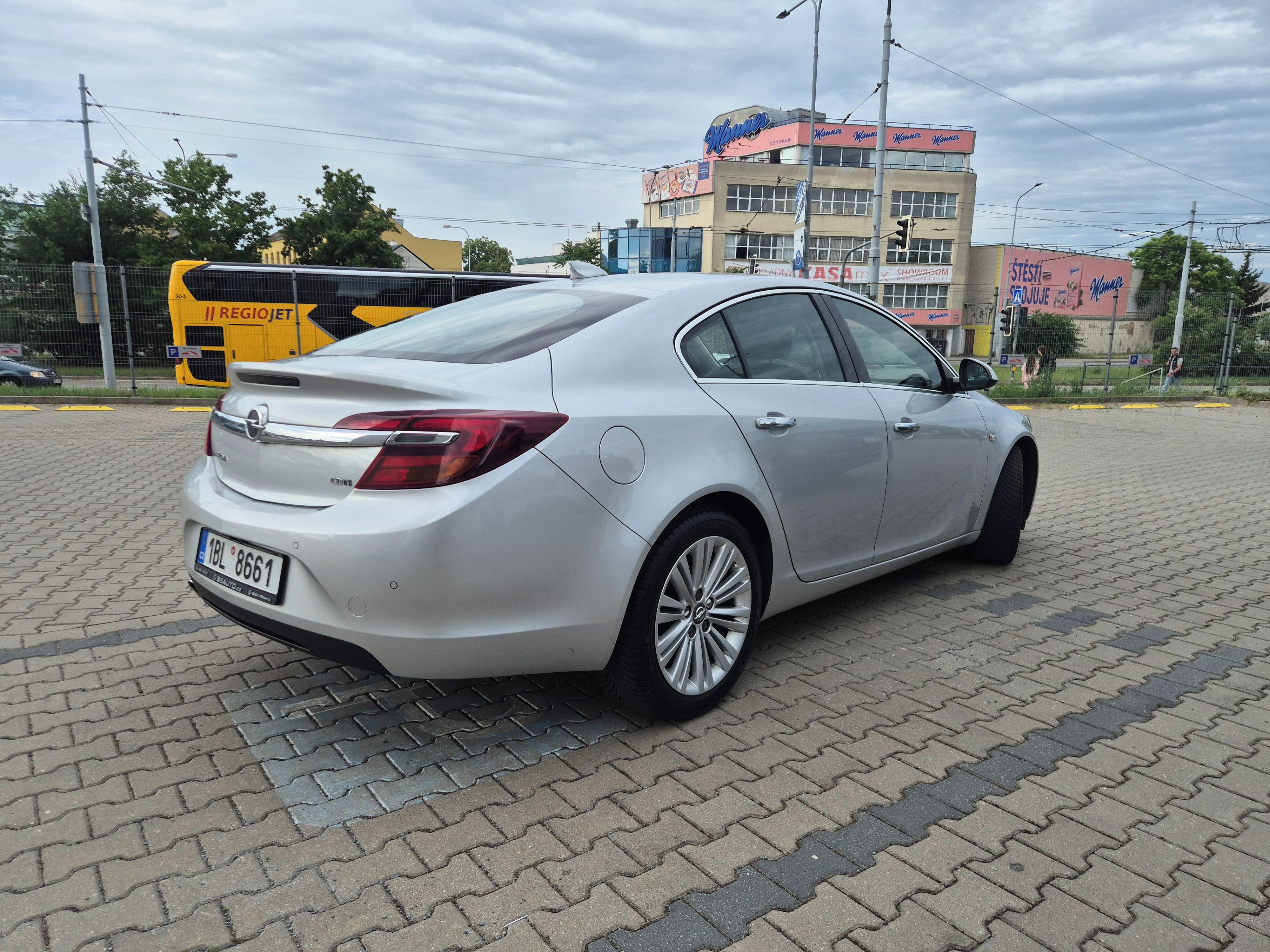 Opel Insignia, 2.0CDTi125kw,serviska,bezklíč - fotka 2