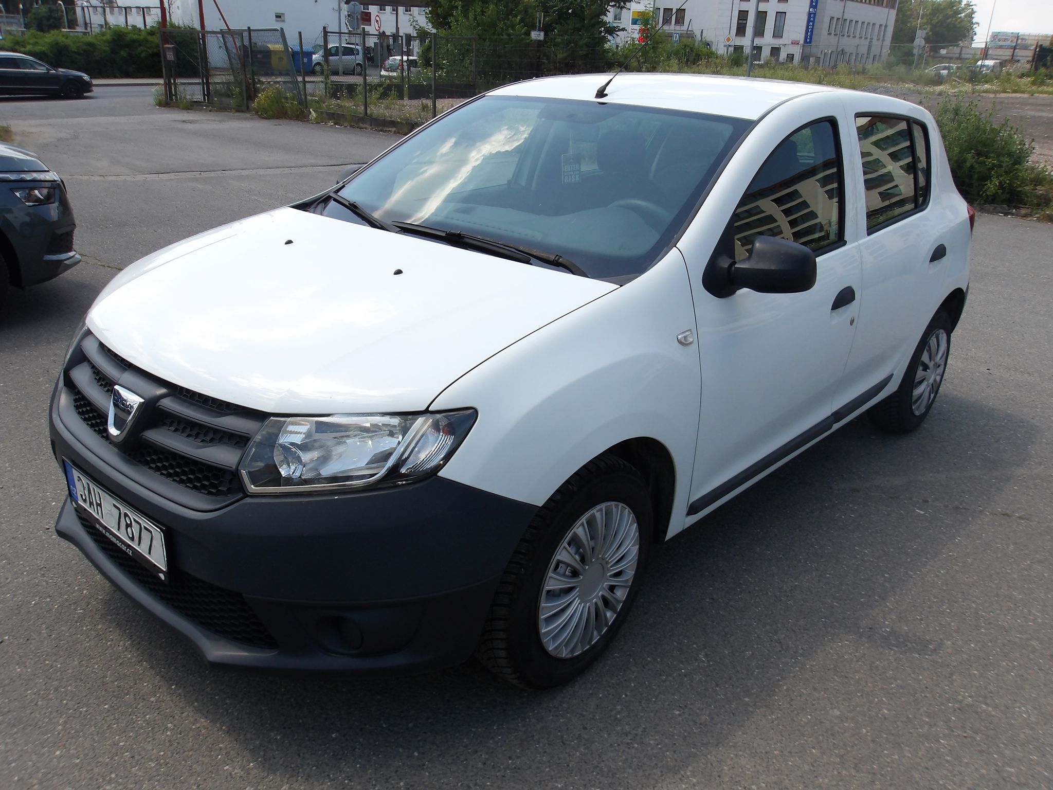 Dacia Sandero, 1,2i ČR NAJ.66000km !!!