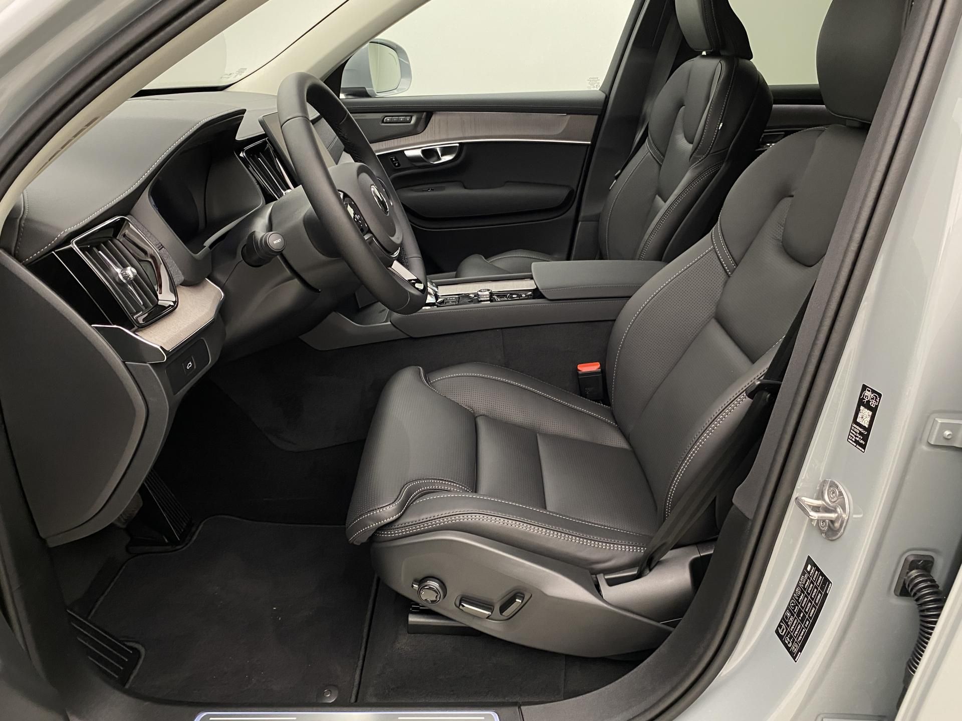 Volvo XC90, B5 AWD AUT BRIGHT PLUS 7míst - fotka 3