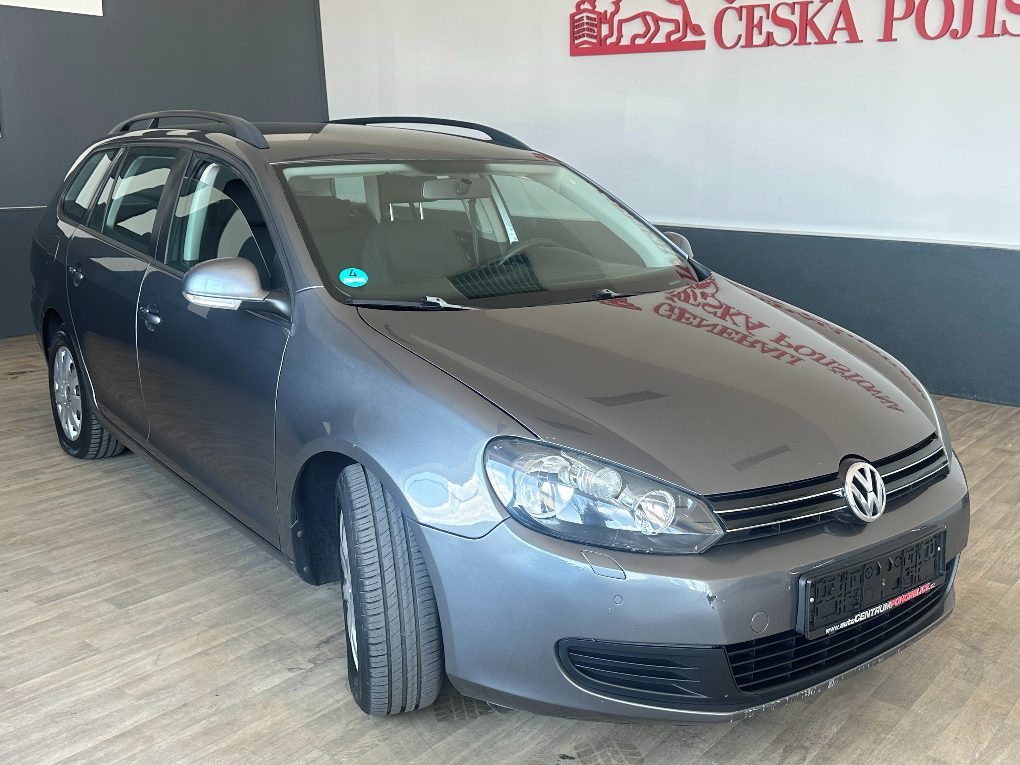 Volkswagen Golf, 1,6 TDI*77KW*Výhřev*PDC* - fotka 3