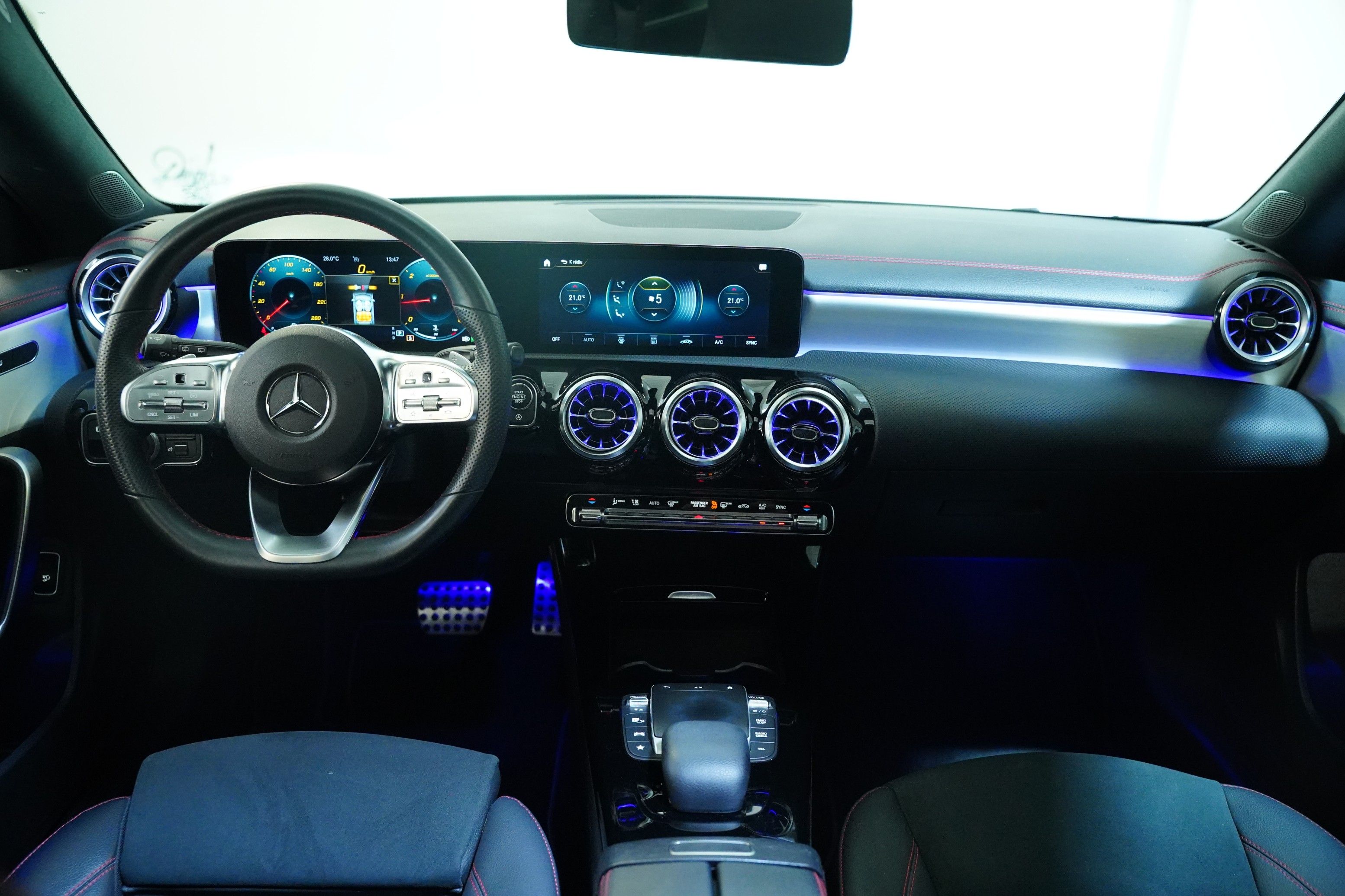 Mercedes-Benz CLA, 200d AMG-LINE 110 kw - fotka 5