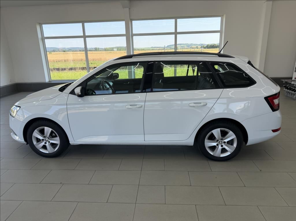 Škoda Fabia, 1,0 TSI, tažné, LED, CarPlay - fotka 2