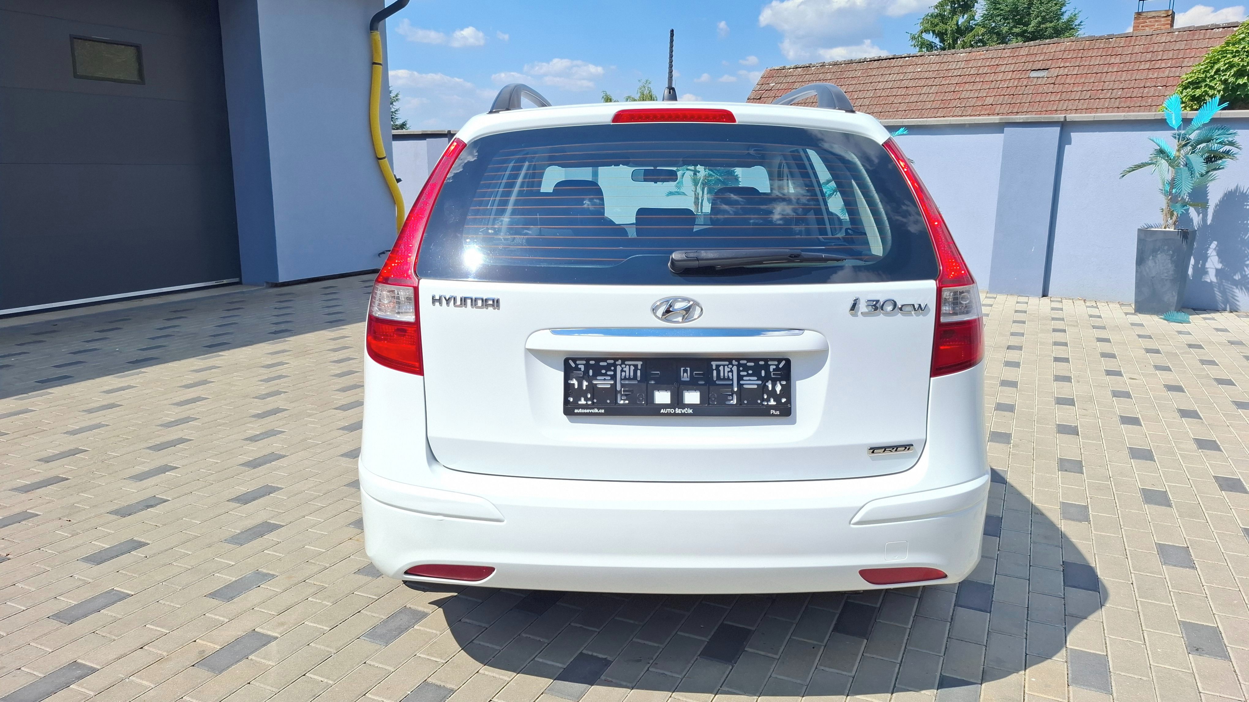Hyundai i30, 1,6 - 16V CRDi 66kw. ZACHOVALÉ - fotka 6