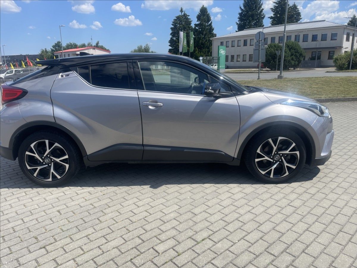 Toyota C-HR, 1,8 i 73kw Hybrid CVT - fotka 5
