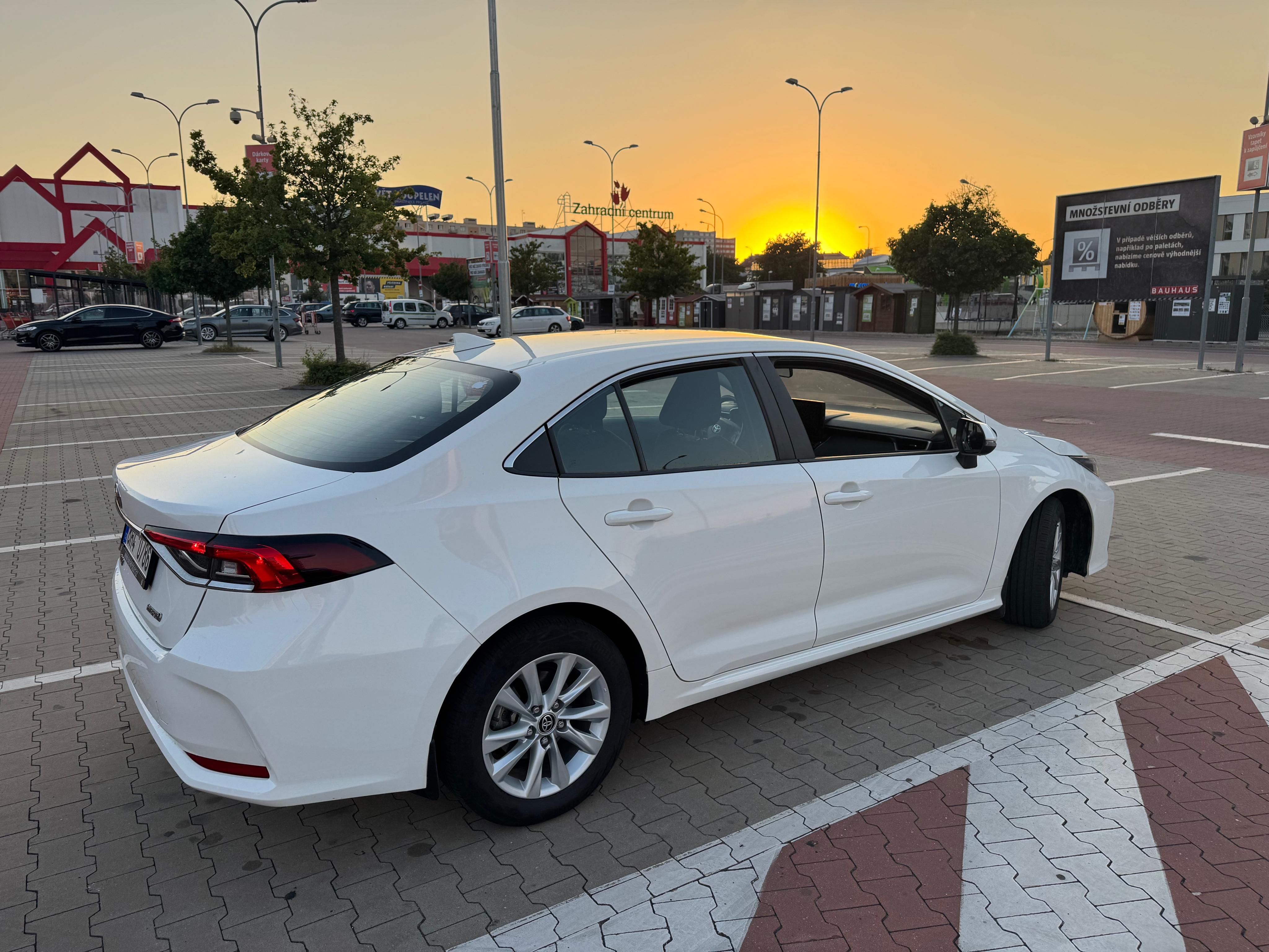 Toyota Corolla, Toyota corolla hybrid comfort