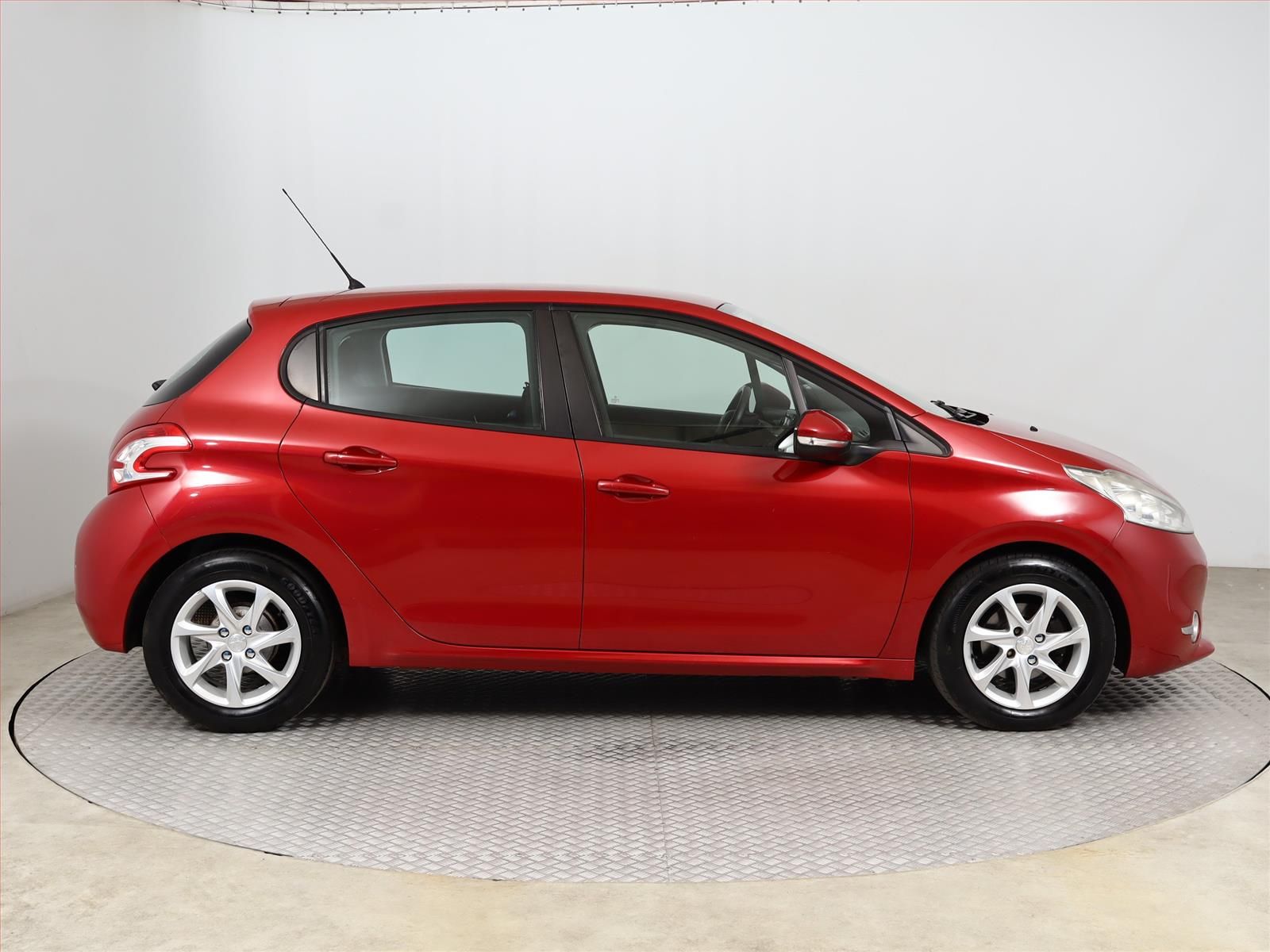 Peugeot 208, 1.4 HDI, ČR,1.maj, Serv.kniha - fotka 6