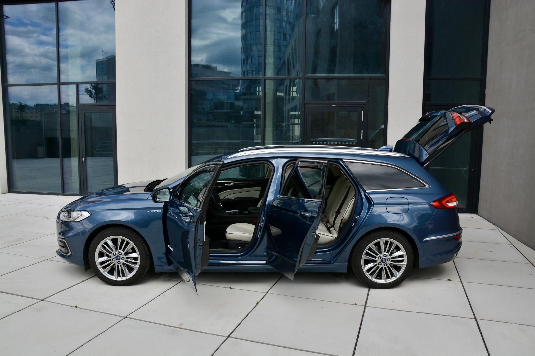 Ford Mondeo, 2.0 Hybrid VGNALE PANORAMA 1 M - fotka 6