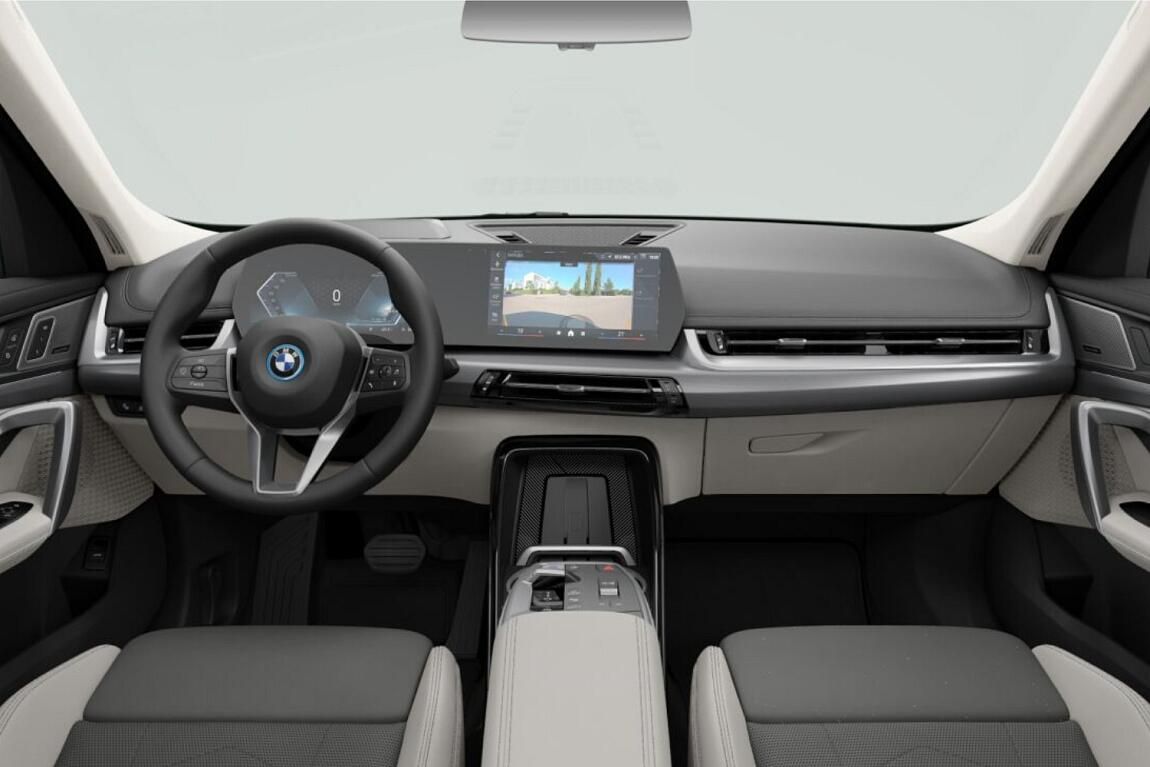BMW iX1, eDrive20 - fotka 4