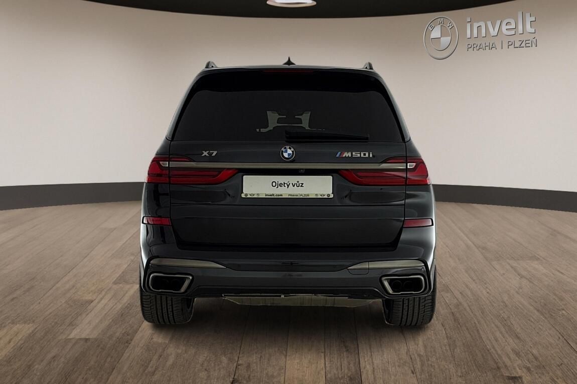 BMW X7, M50i - fotka 4