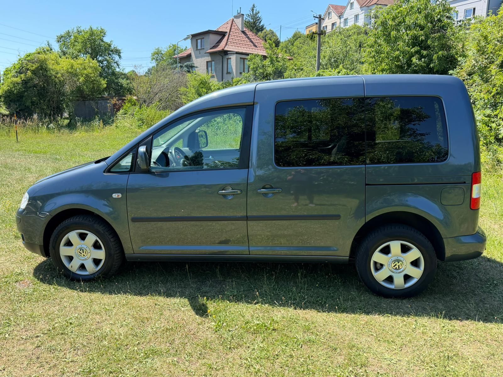 Volkswagen Caddy, 1,6 MPI LIFE - 75 KW - fotka 4