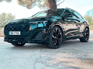 Audi Q8 S-Line Edition Black