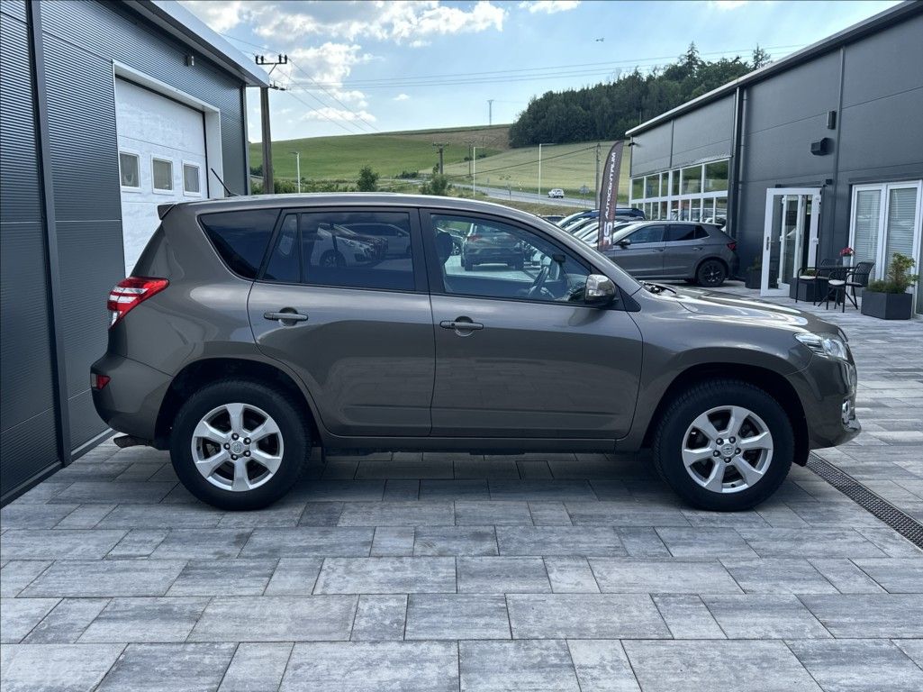 Toyota Rav4, 2,0 158PS  Life A/T 4x4 - fotka 6