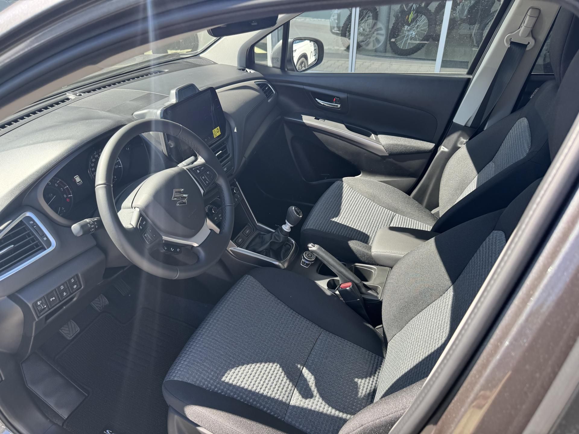 Suzuki S-Cross, 1,4 Premium AllGrip Hybrid - fotka 4