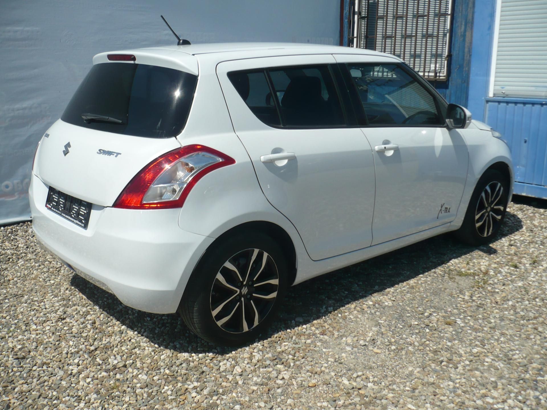 Suzuki Swift, 1.2I 69Kw X-Tra Klimatizace - fotka 6