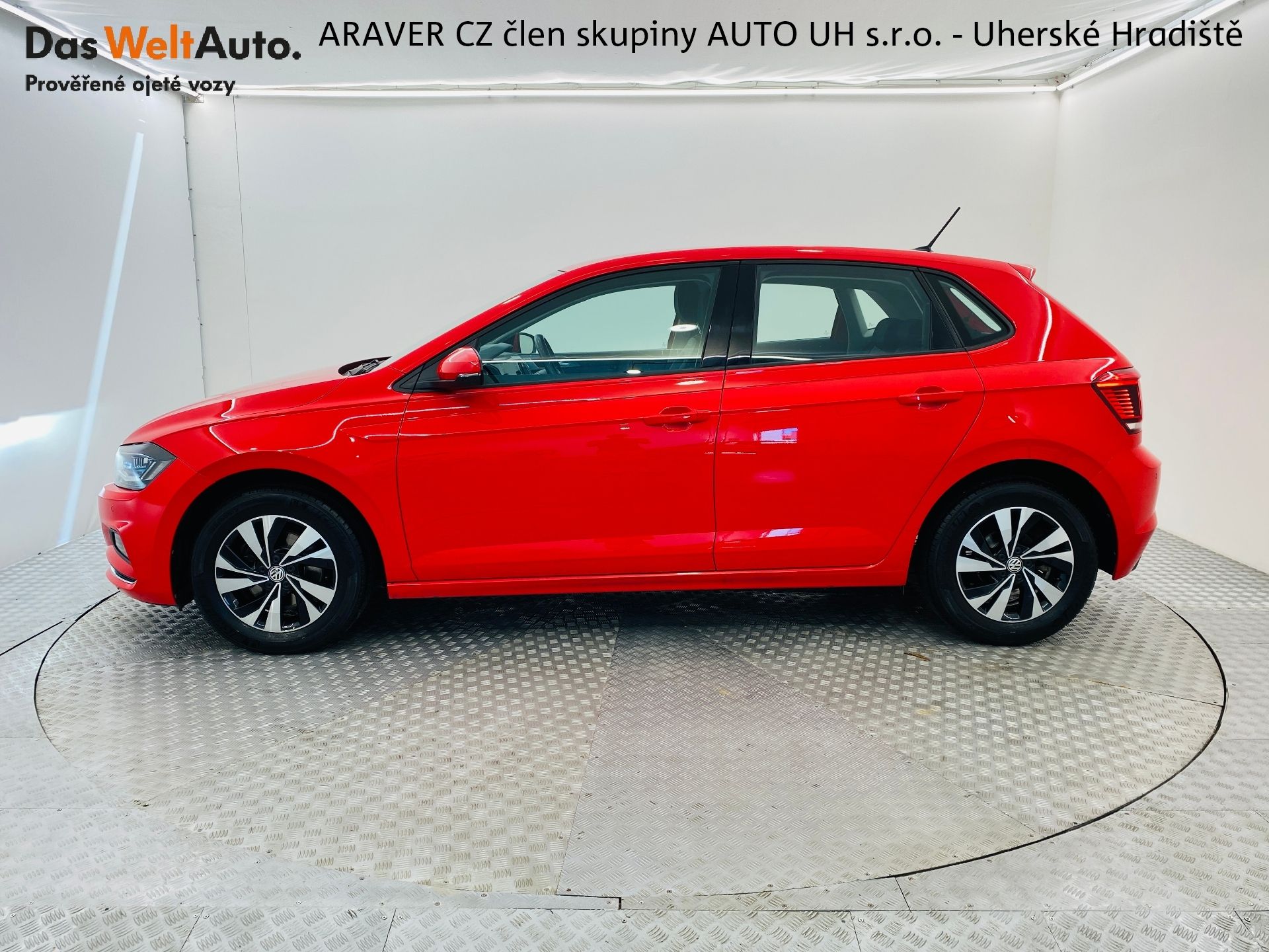 Volkswagen Polo, HIGHLINE 1,0TSI 85kW - fotka 3