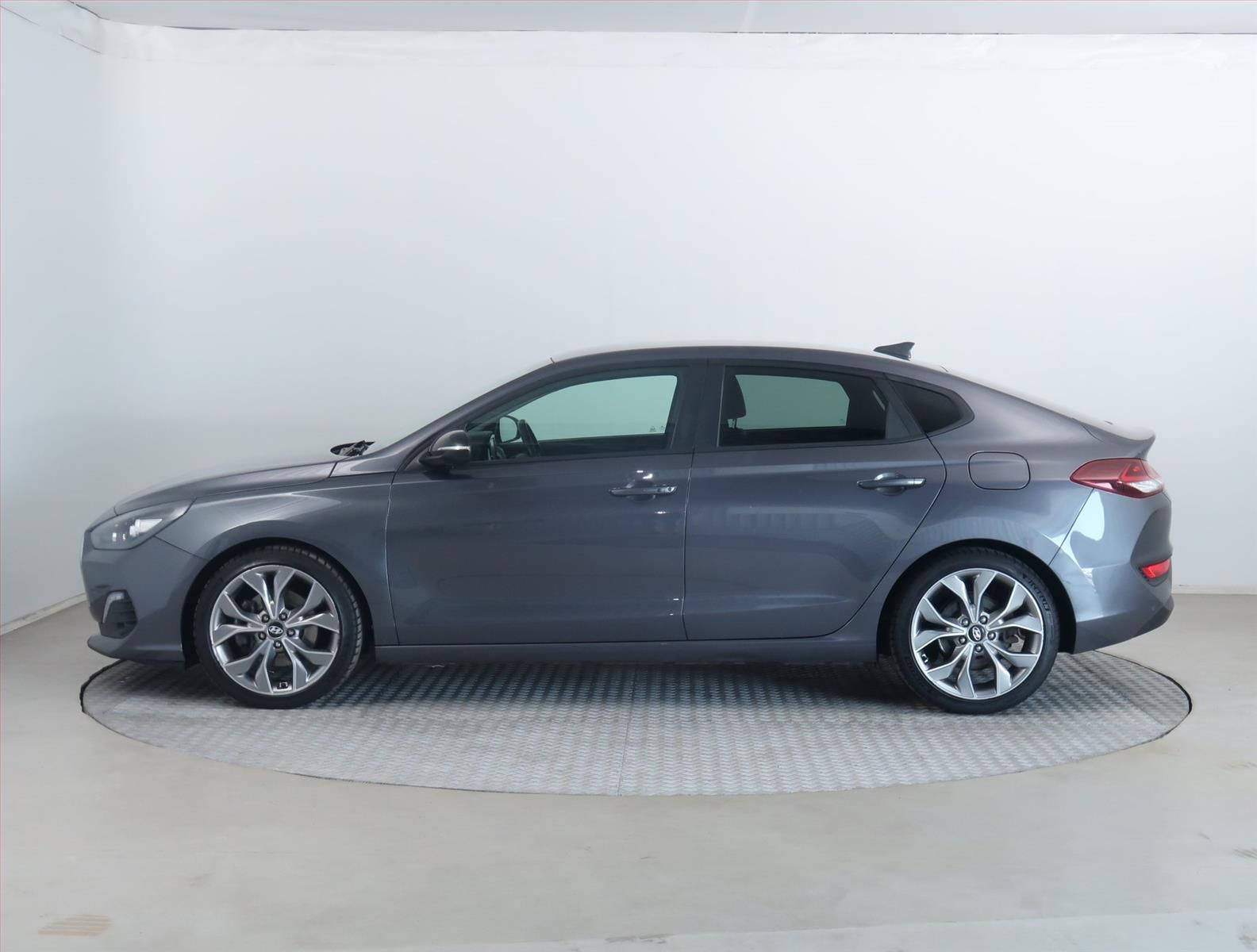 Hyundai i30, 1.4 T-GDI, Style, Automat - fotka 3
