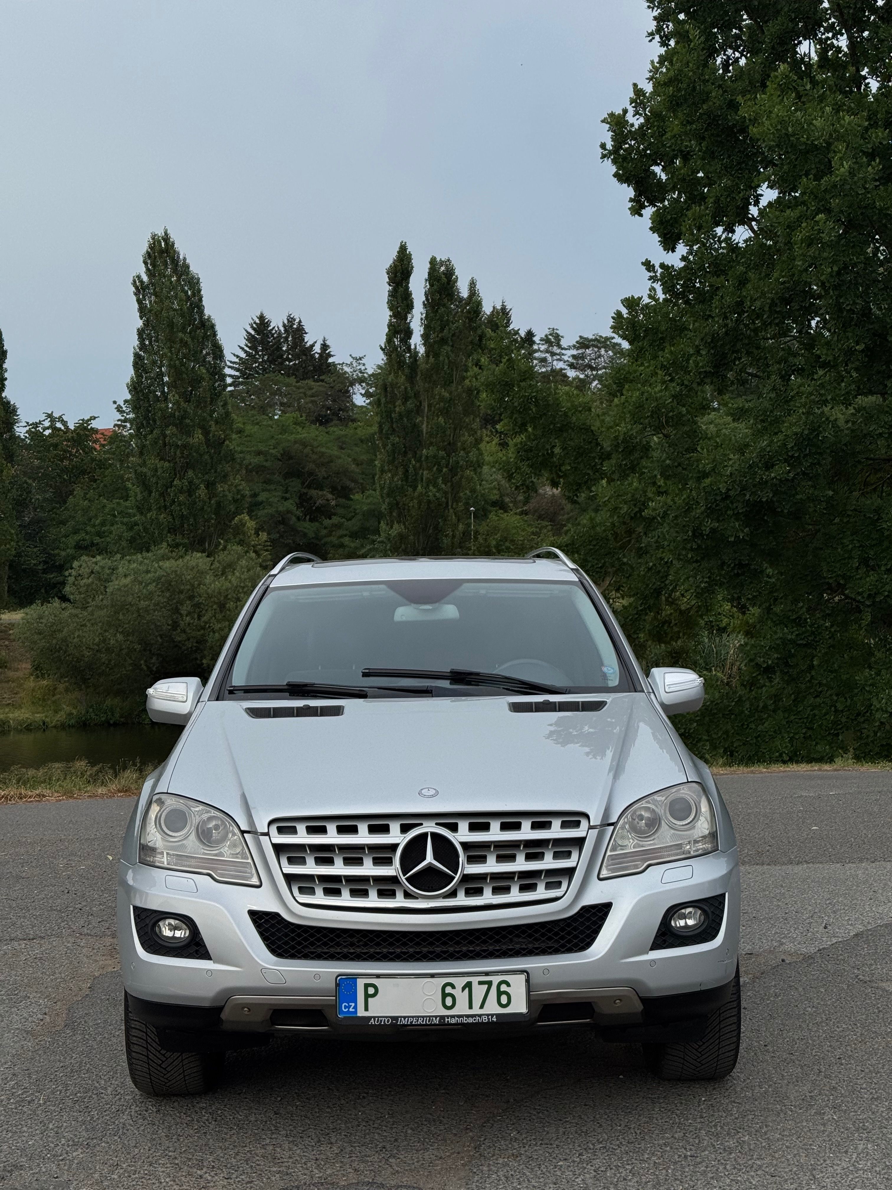 Mercedes-Benz ML, W164 ML320 CDI 4 Matic - fotka 2