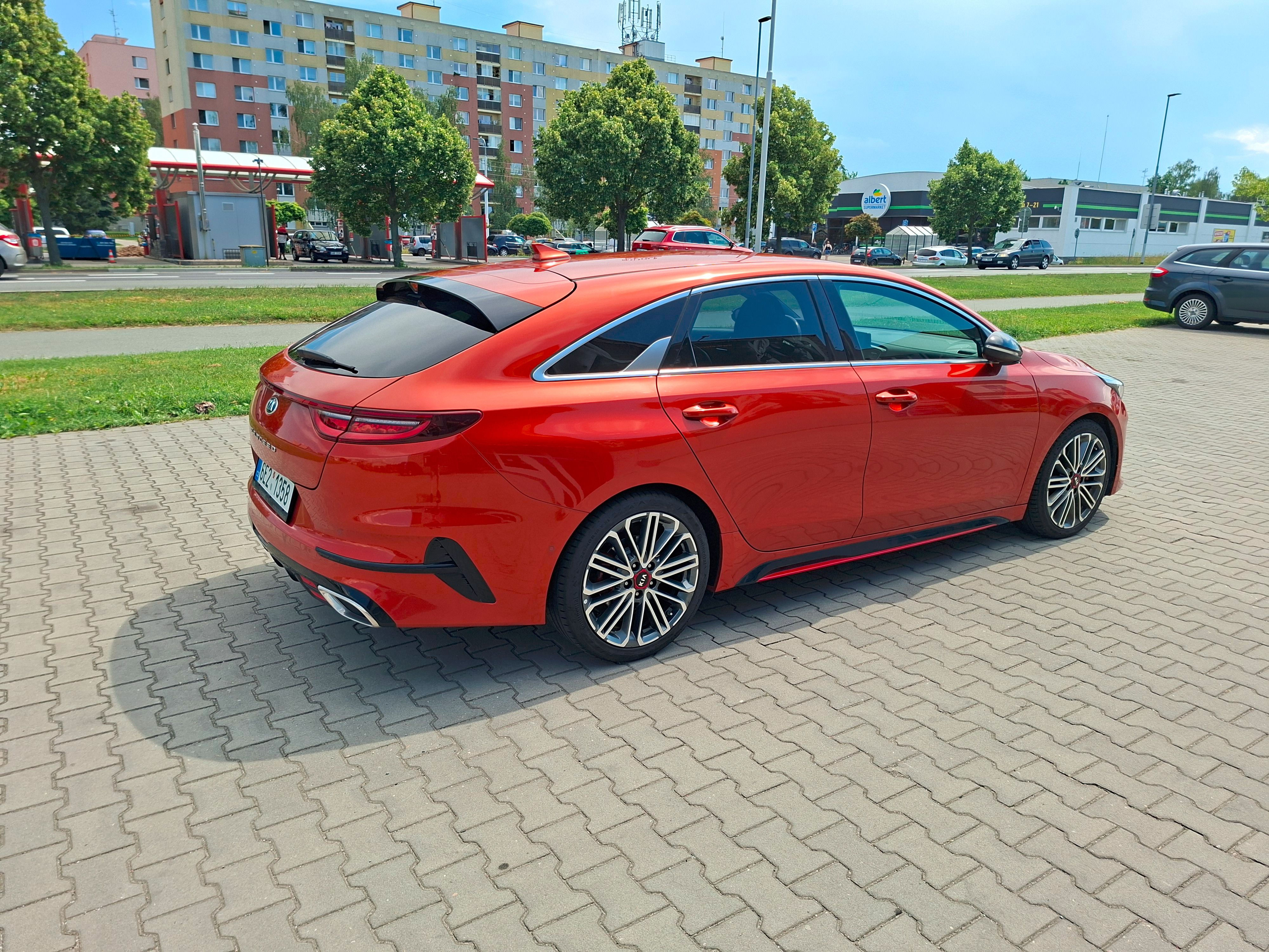 Kia ProCeed, 1.6 T-GDI GT (150 kW) - fotka 4
