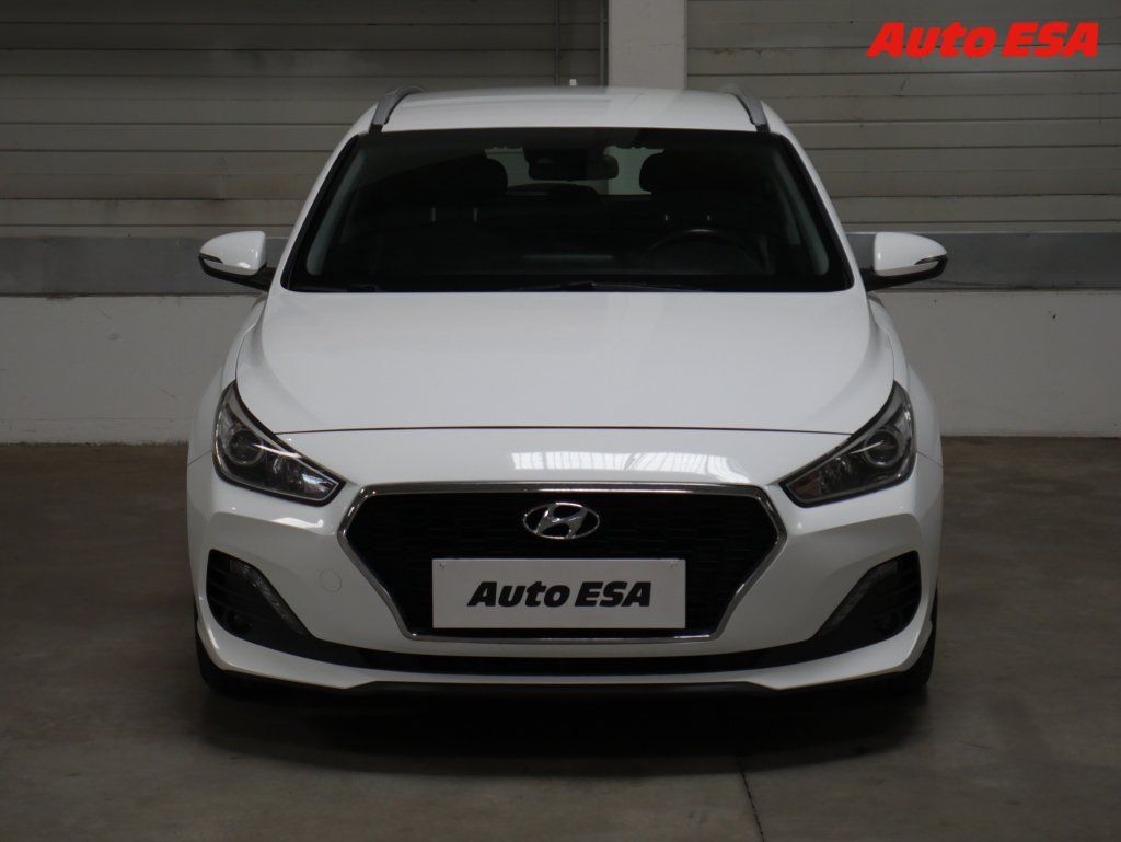 Hyundai i30, 1.6,ČR,AT,AC,temp - fotka 2