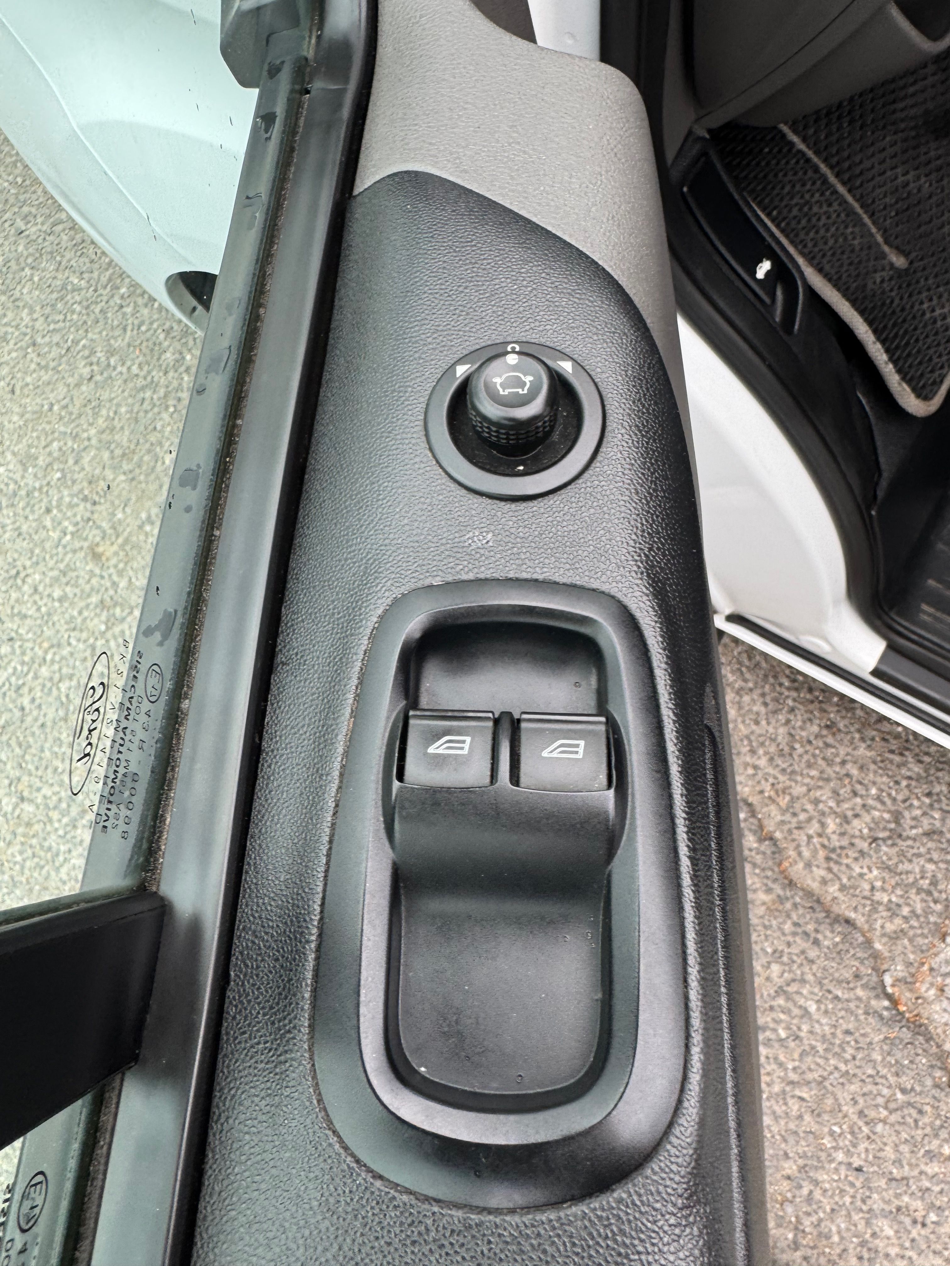 Ford Transit Custom, 2.0 96Kw - fotka 3