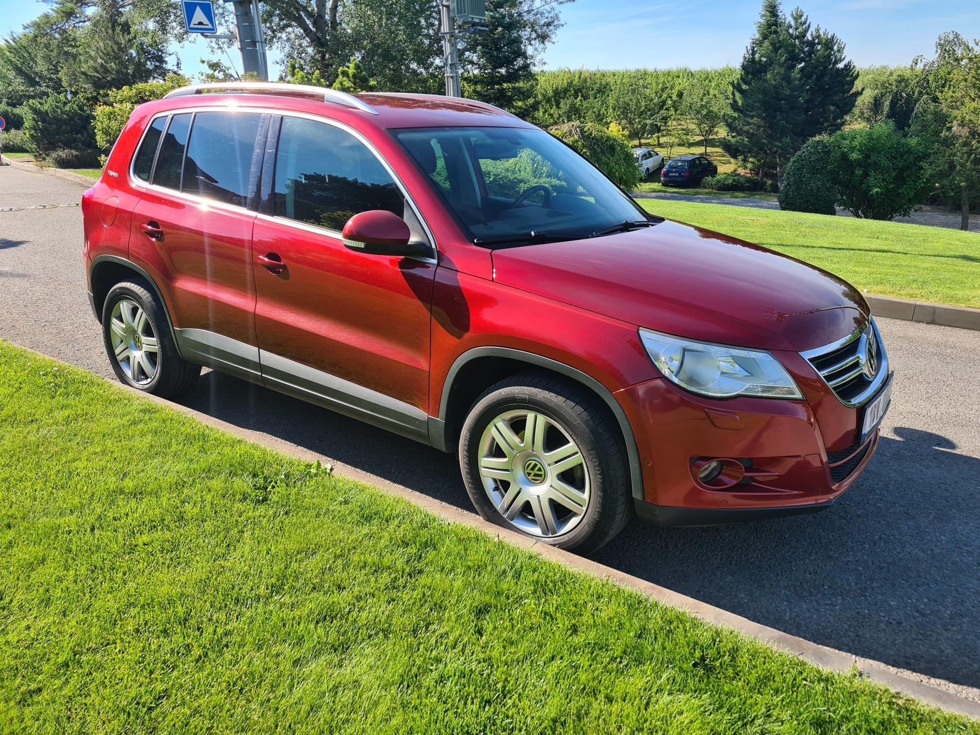 Volkswagen Tiguan, 2.0TDi 4x4 MAN 103kw TAŽ.ZAŘ - fotka 2